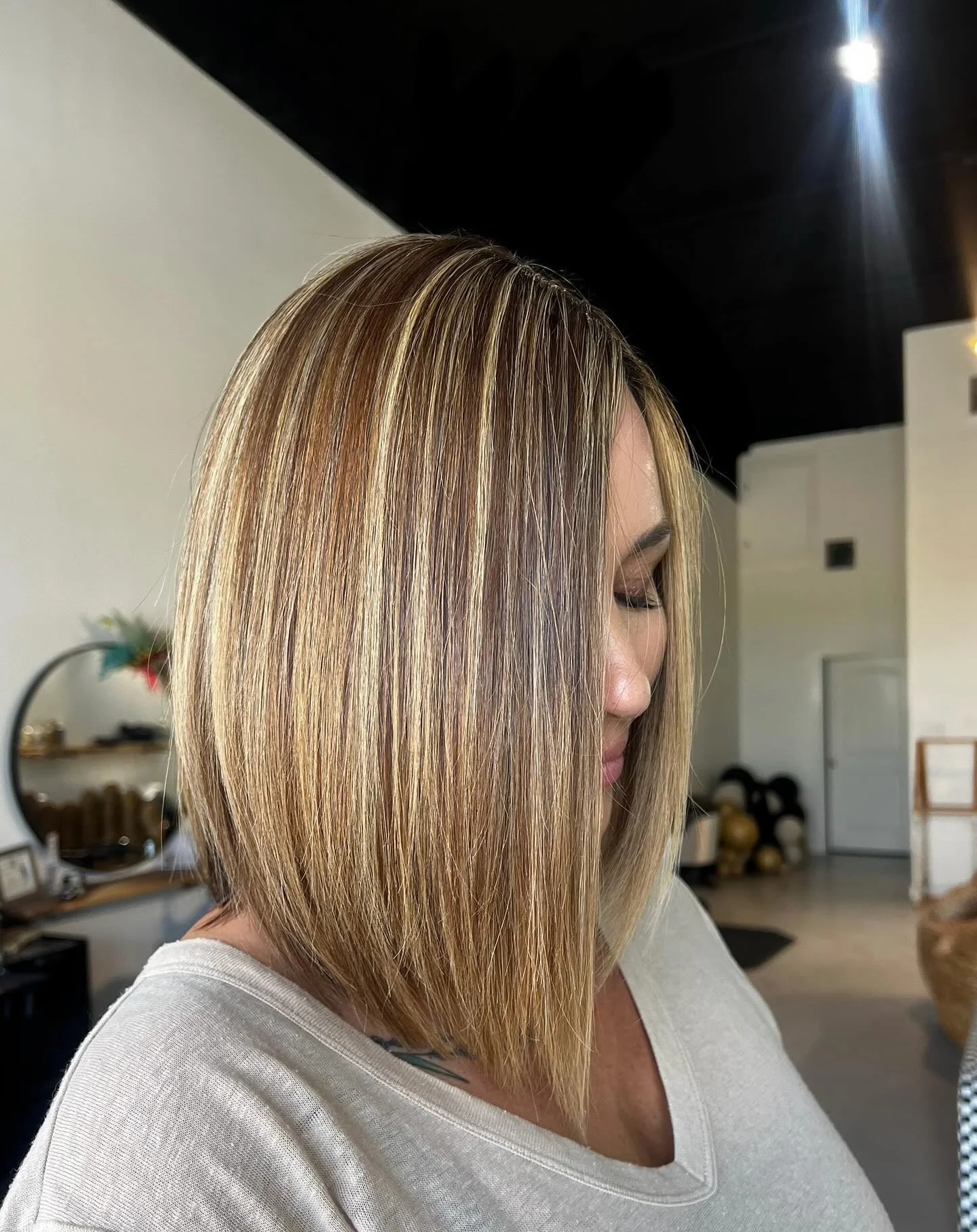 sleek summer collarbone cut 2026 Soft Precision Blonde With Airy Face Framing