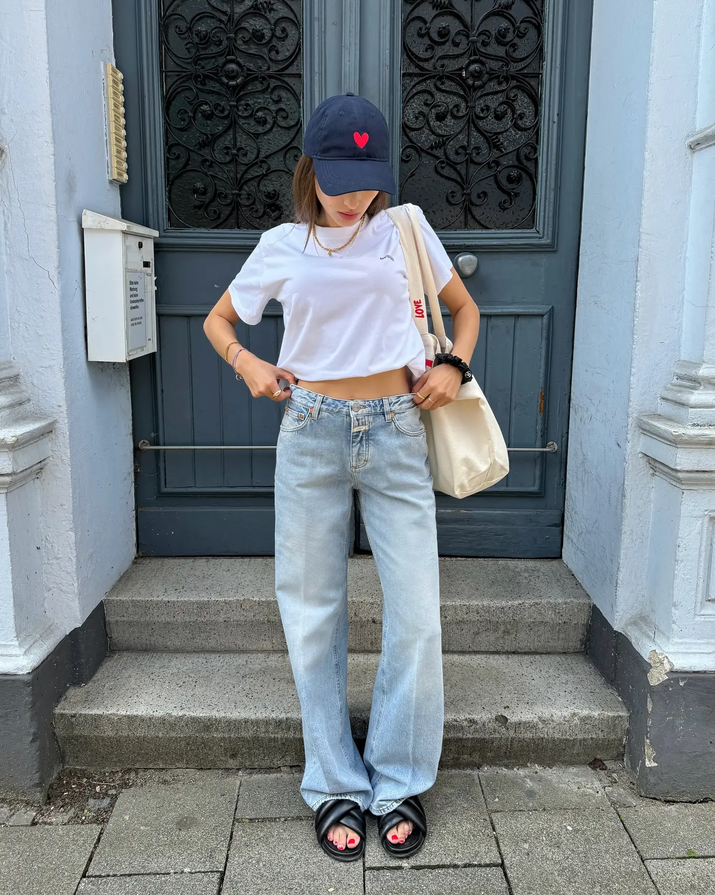 casual summer t-shirt outfit for women 2026 Relaxed White Tee And Light Wash Denim For Everyday Ease