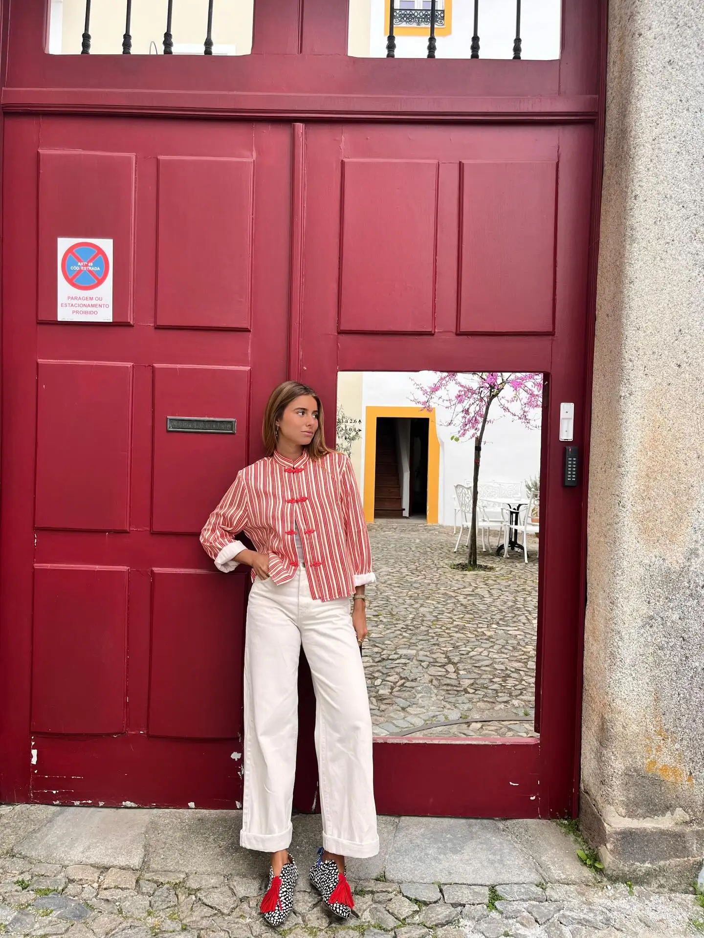 summer fashion outfits for women 2026 Soft Structure And Statement Details With A Vintage Touch