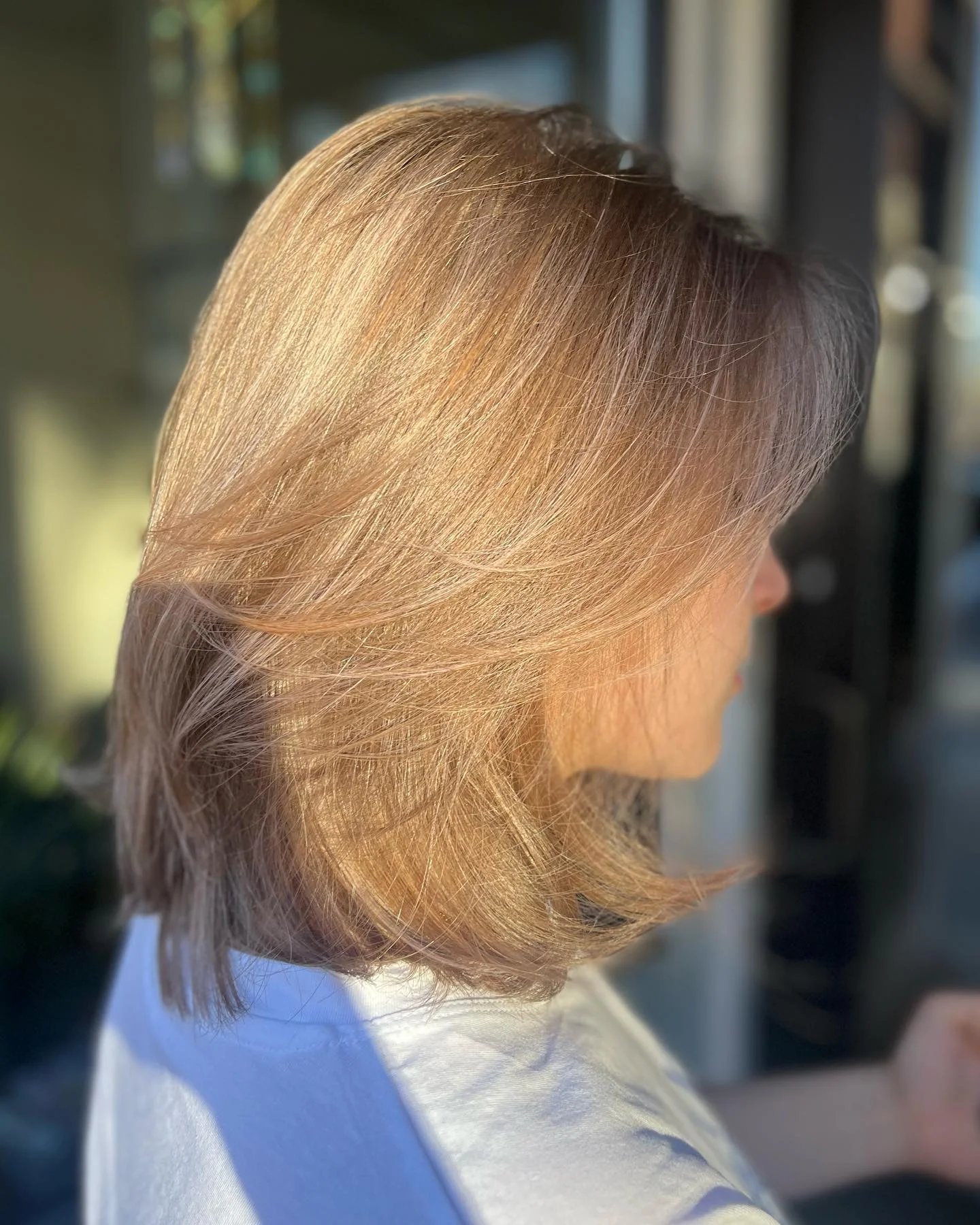 champagne summer hair color for light skin 2026 Airy Champagne Flip With Soft Movement