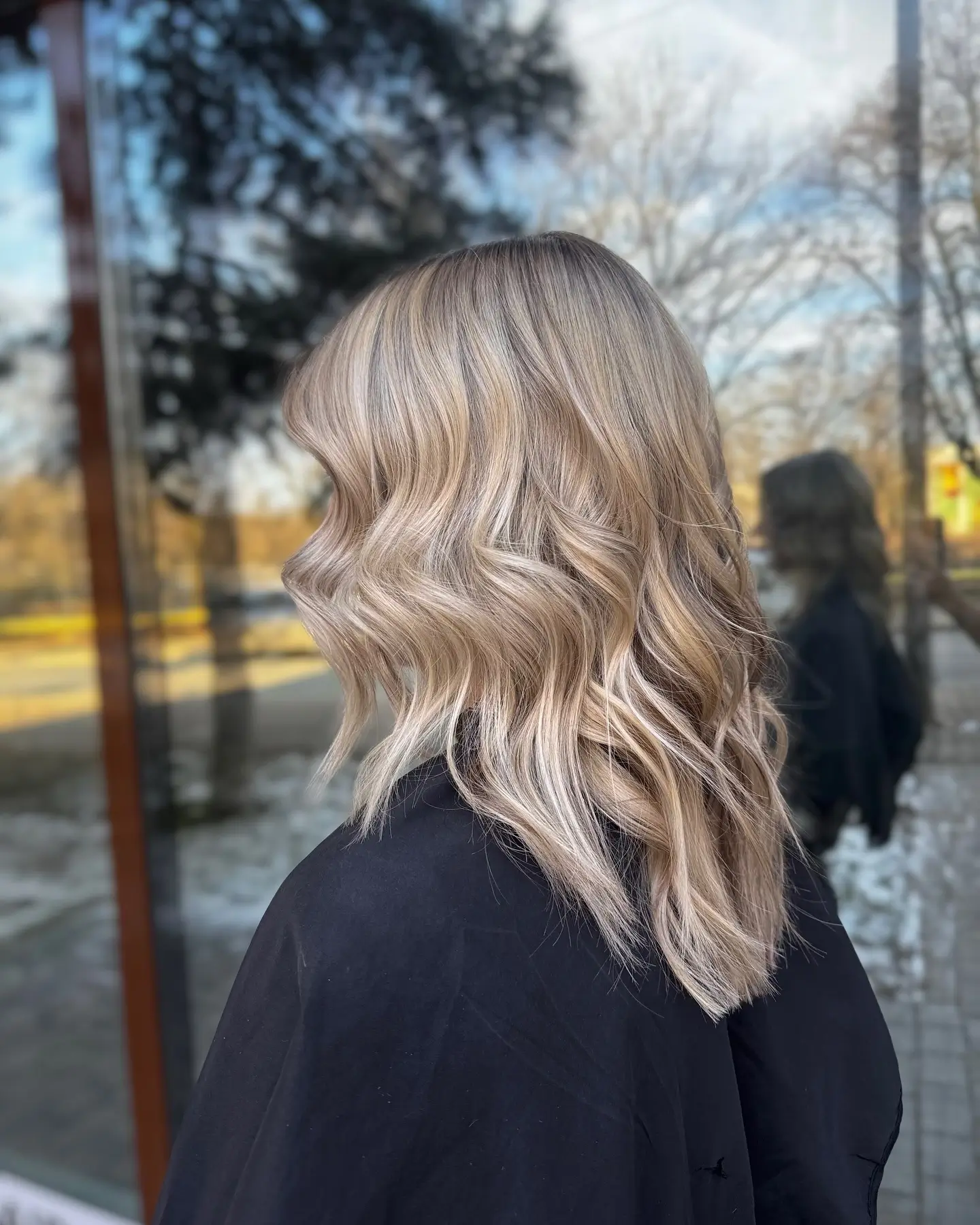 champagne summer blonde hair color 2026 Textured Champagne Lob With Cool Undertones