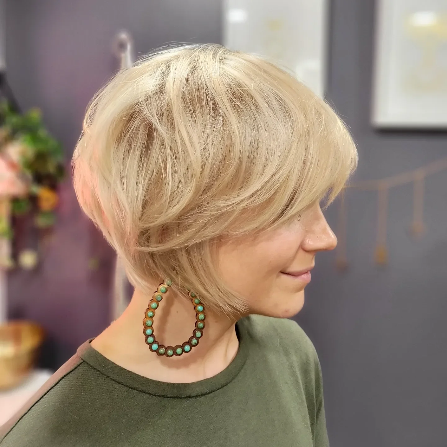 cropped summer bixie haircut 2026 Feathered Blonde Bixie With Soft Layers