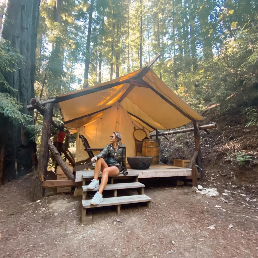 22 Summer Camping Outfits For Women 2026 - Cute, Casual And Outdoor Looks To Try