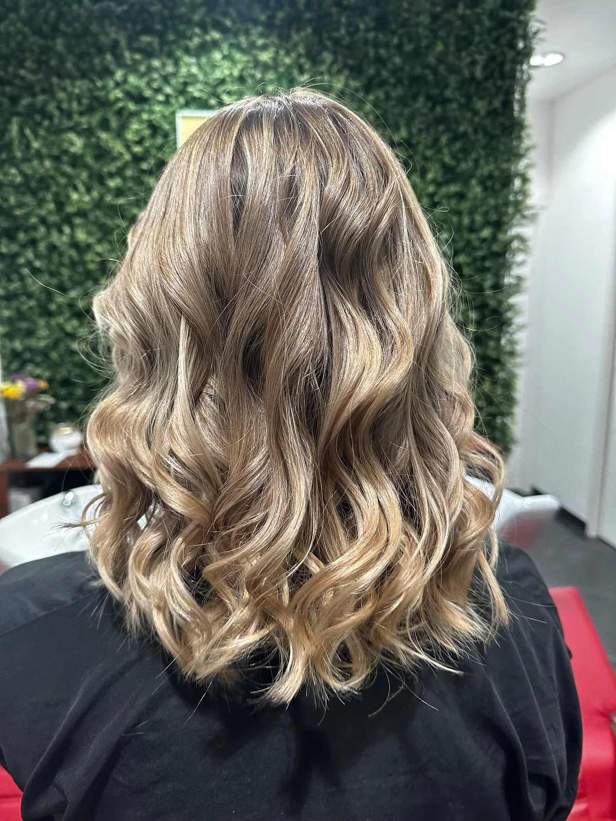 champagne summer hair color for light skin 2026 Dimensional Champagne Balayage With Airy Texture