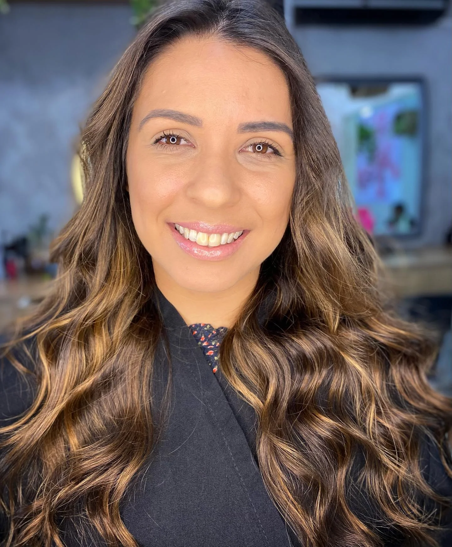 beachy summer hair color for tan skin 2026 Soft Brunette With Caramel Ribbon Highlights