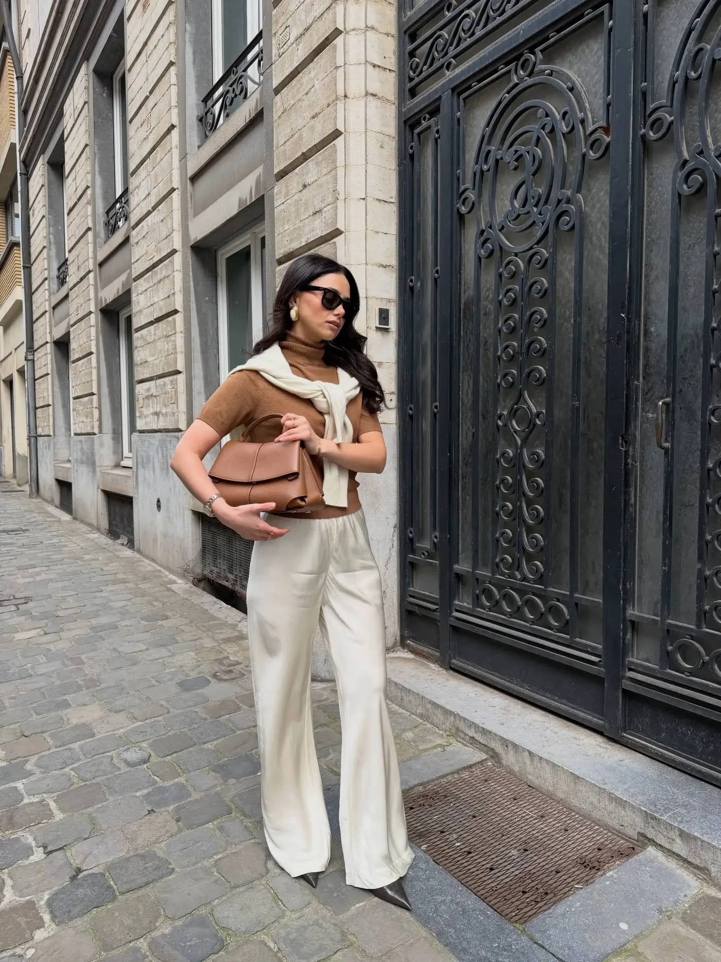 summer old money outfit for women 2026 Warm Neutrals And Heritage Layers In City Styling