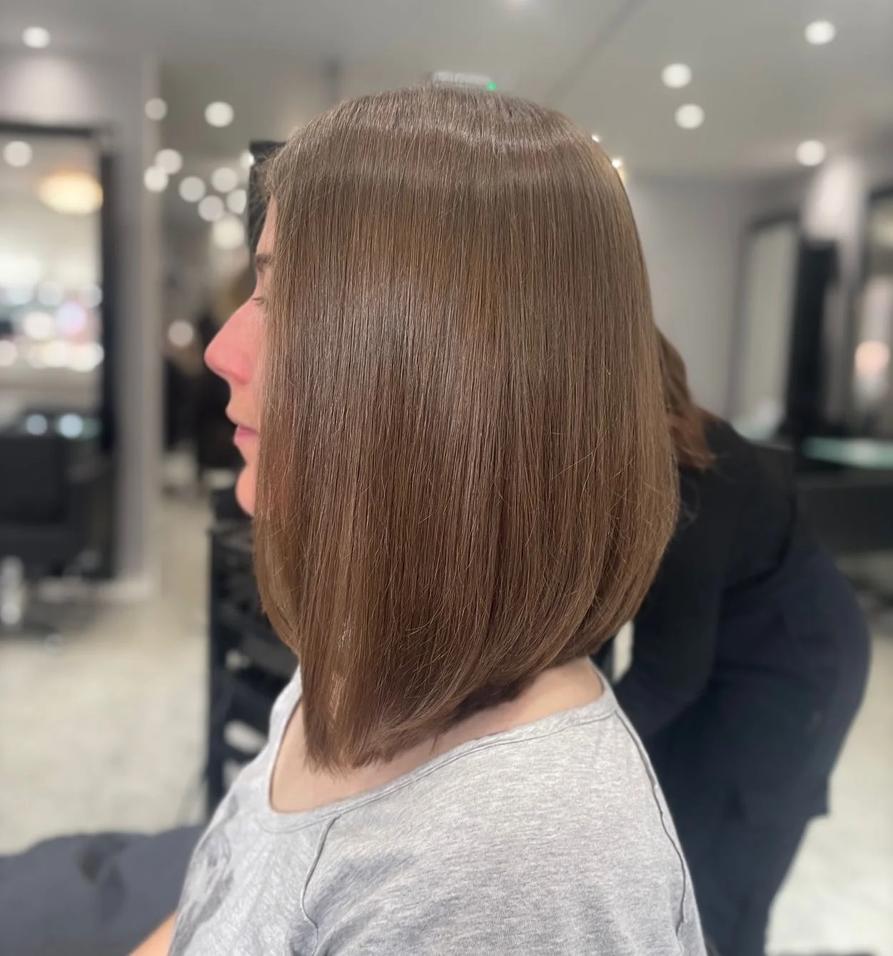 sleek summer collarbone cut 2026 Classic Glossy Cut With Rounded Edges