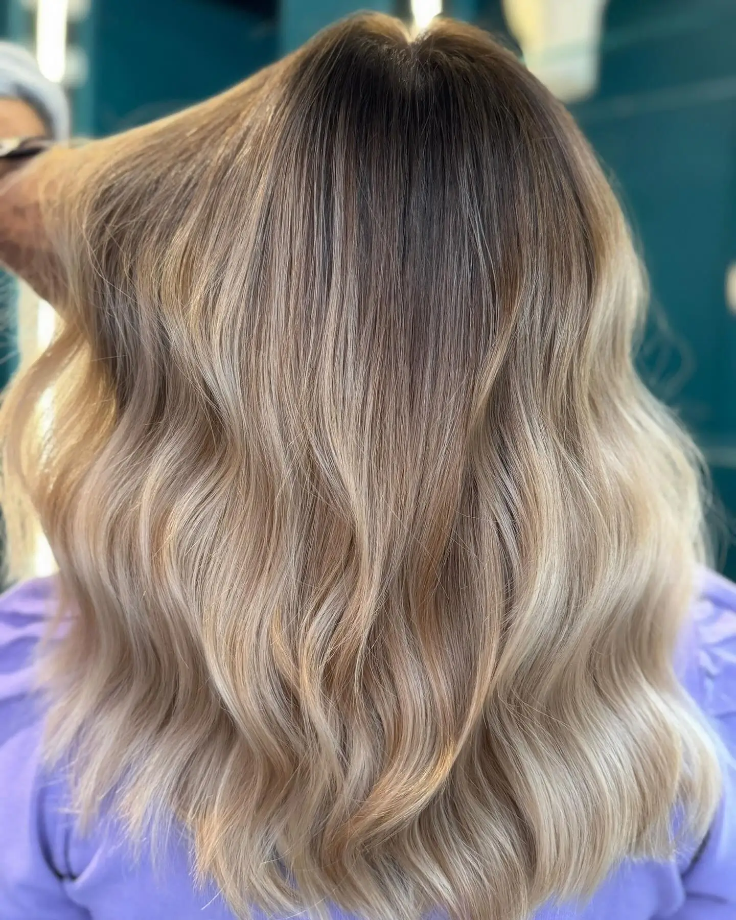 champagne summer blonde hair color 2026 Rooted Champagne Melt With Effortless Waves