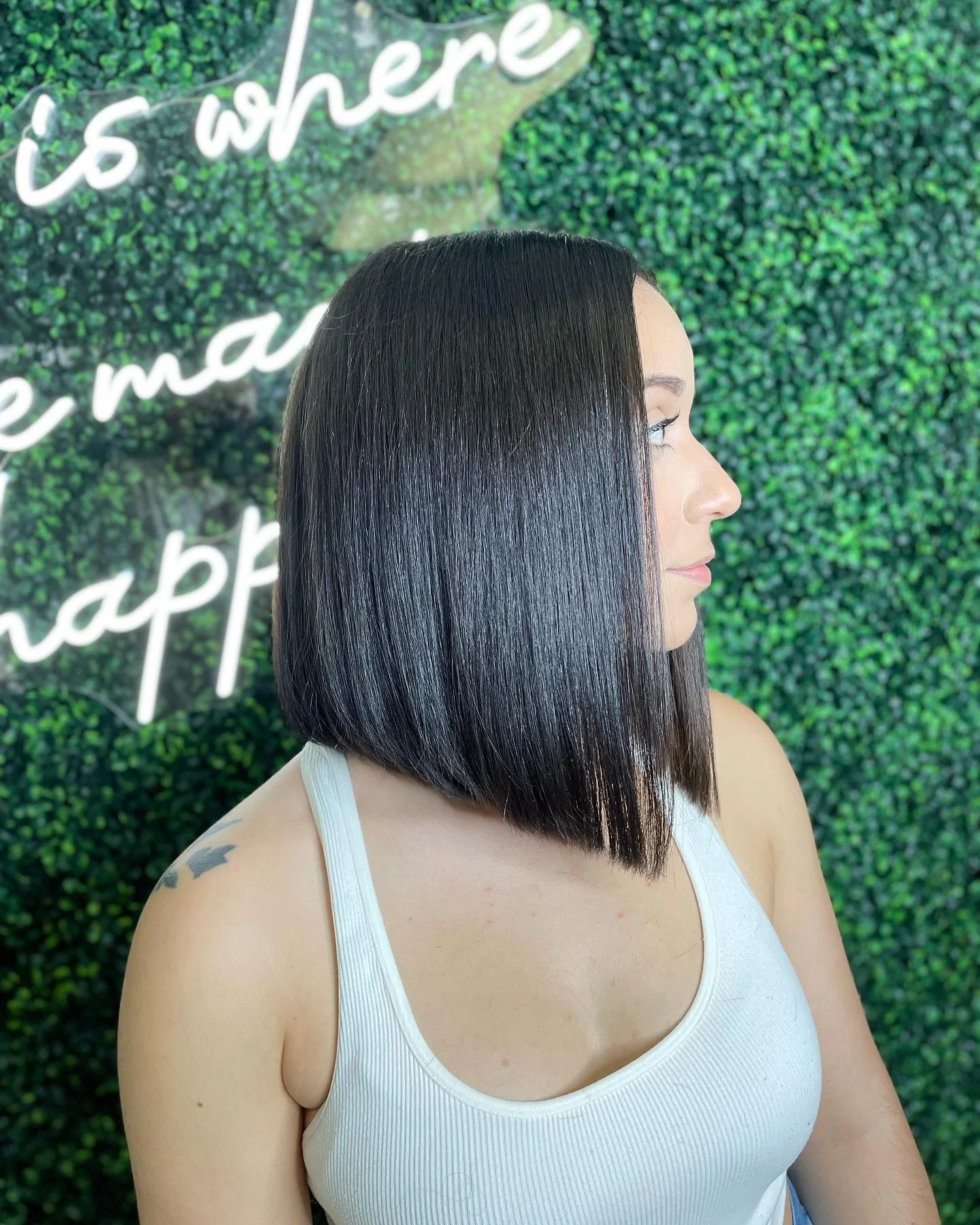 sleek summer collarbone cut 2026 Glass Smooth Precision With A Clean Collarbone Line