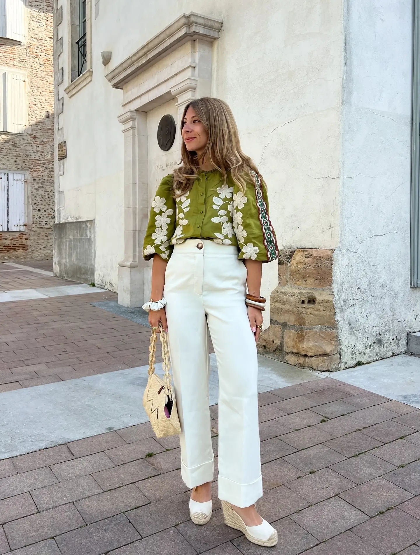 summer blouses for women 2026 Relaxed Green Embroidery With Effortless Structure