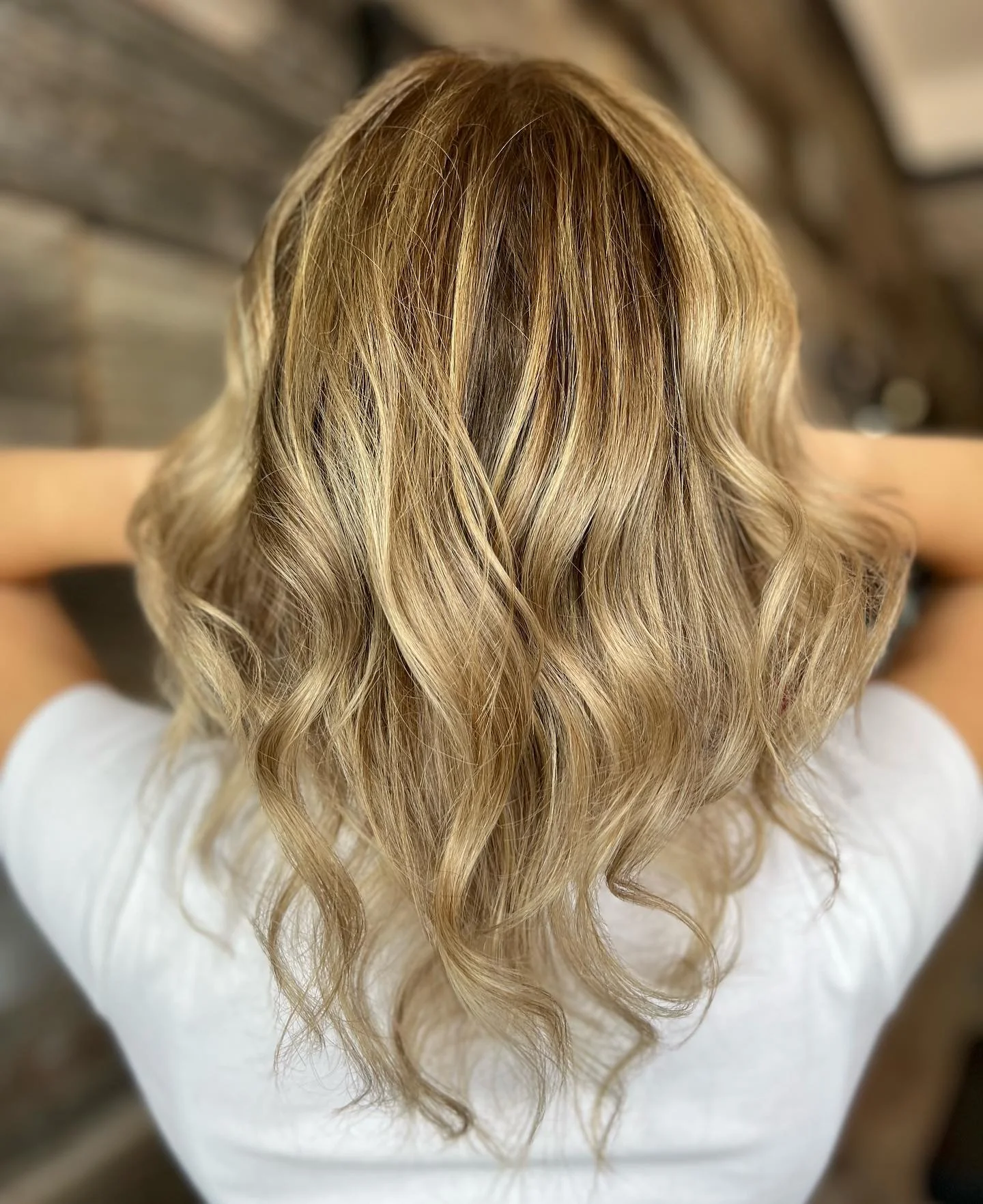 champagne summer hair color for light skin 2026 Warm Champagne Blend With Golden Movement