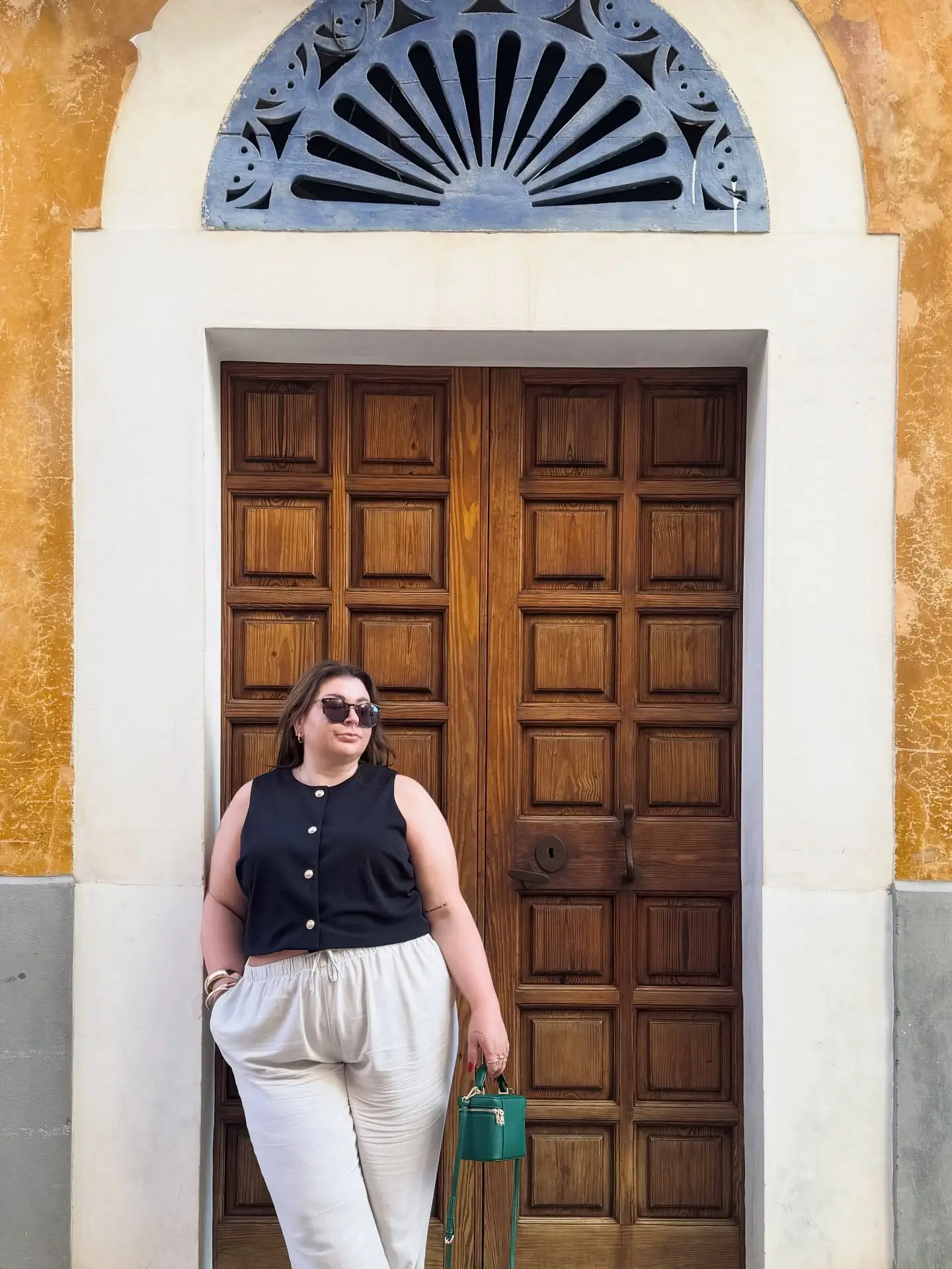 plus size summer outfits for women 2026 Minimal Black and Linen Look