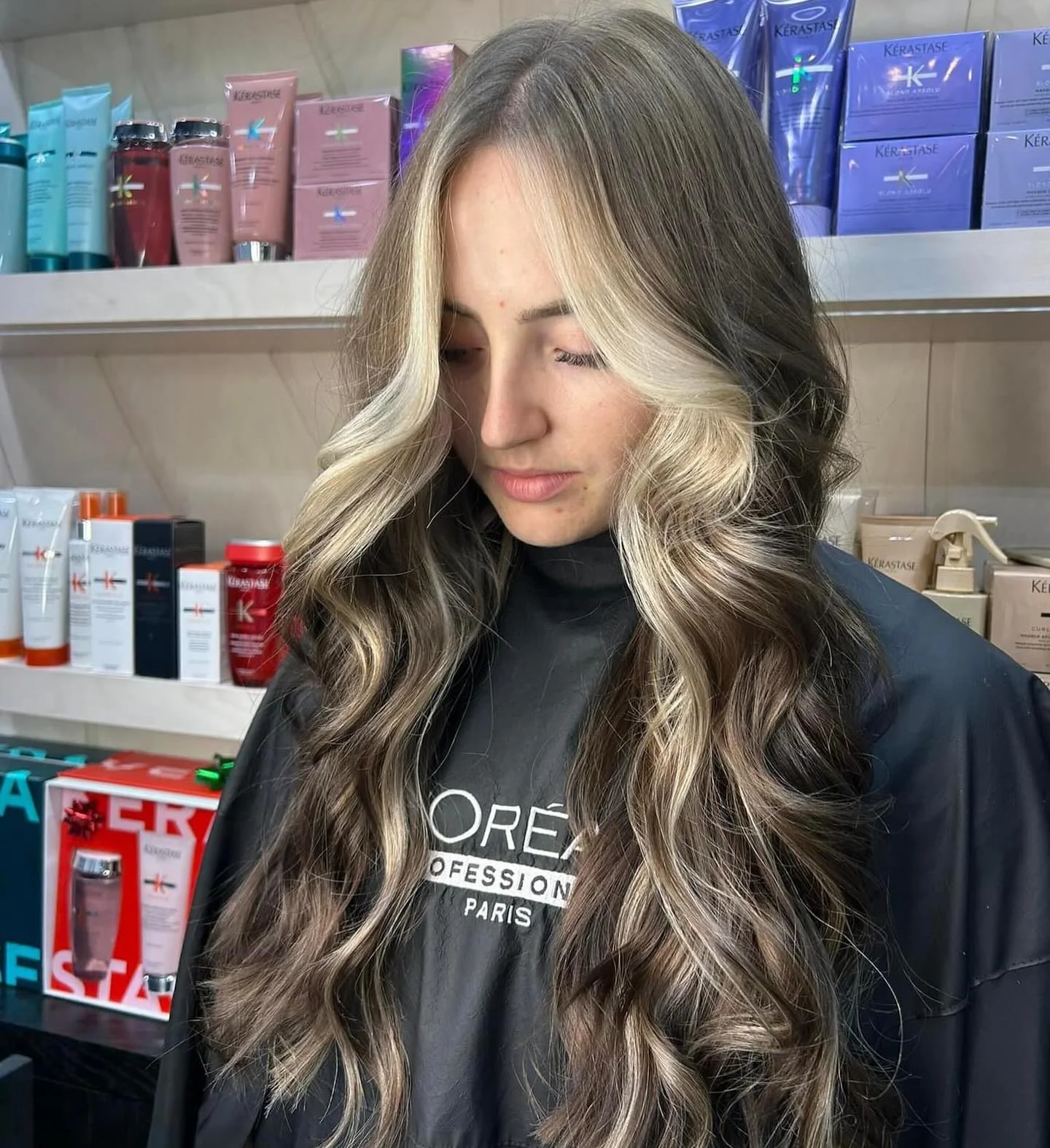 platinum summer money piece hair color 2026 Luxury Espresso Waves With Dimensional Platinum Money Piece