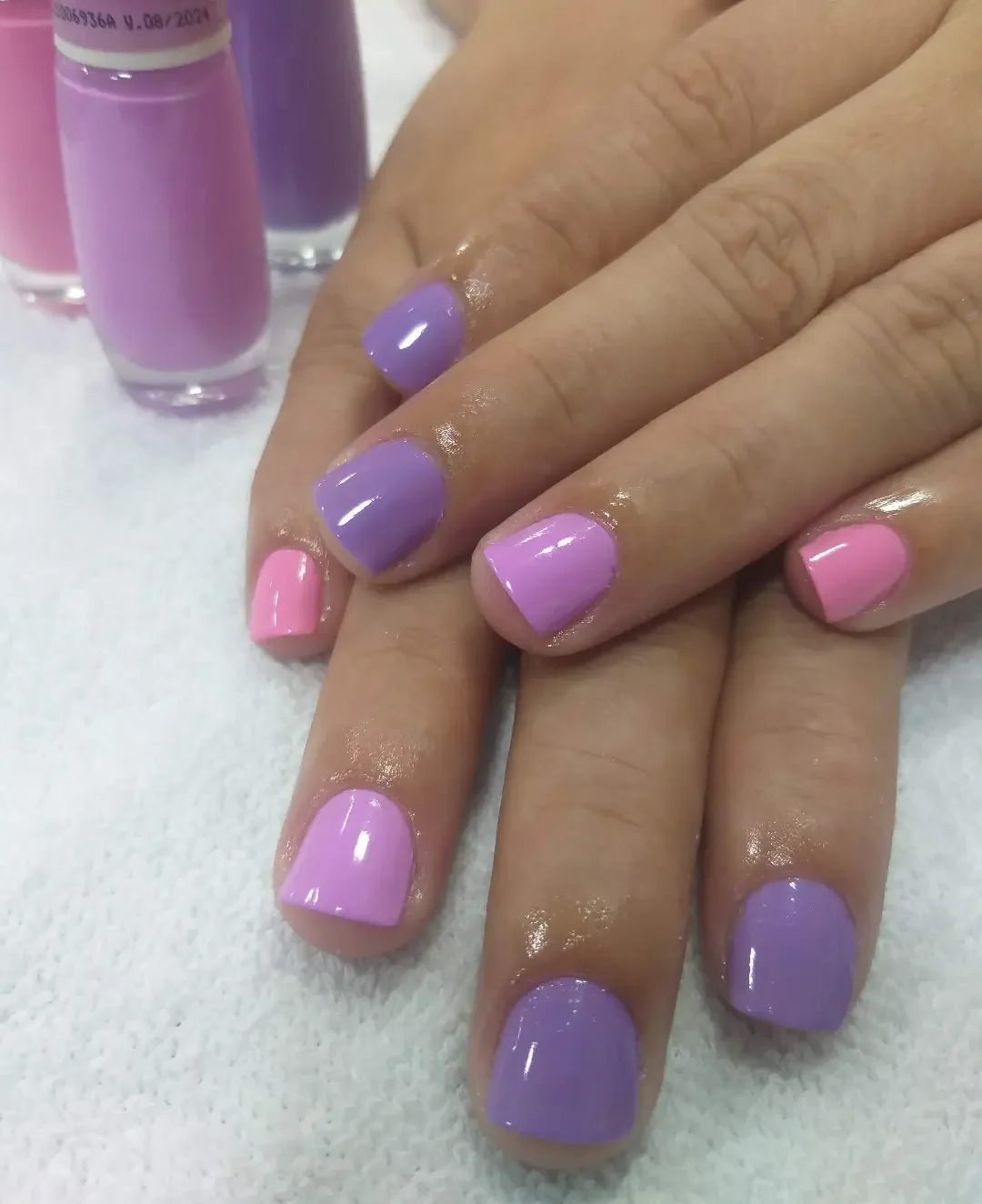 summer manicure color ideas 2026 Pink And Lilac Candy Nails That Feel Playfully Retro