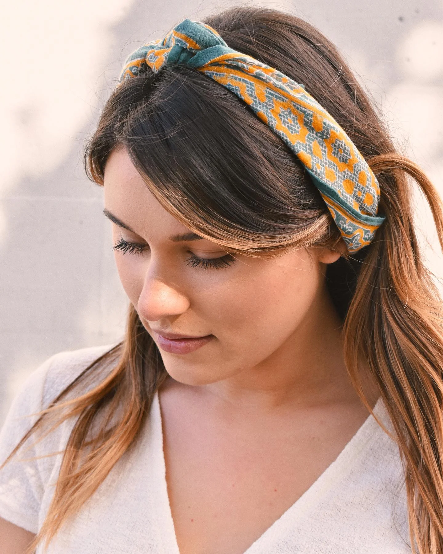 flattering summer quick hairstyles 2026 Printed Scarves Are Becoming The Coolest Shortcut To Effortless Summer Hair