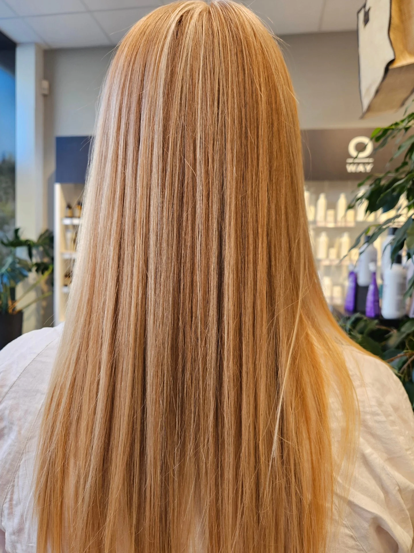 lived-in summer strawberry blonde hair color 2026 Golden Vanilla Strawberry Blonde With Sleek Length