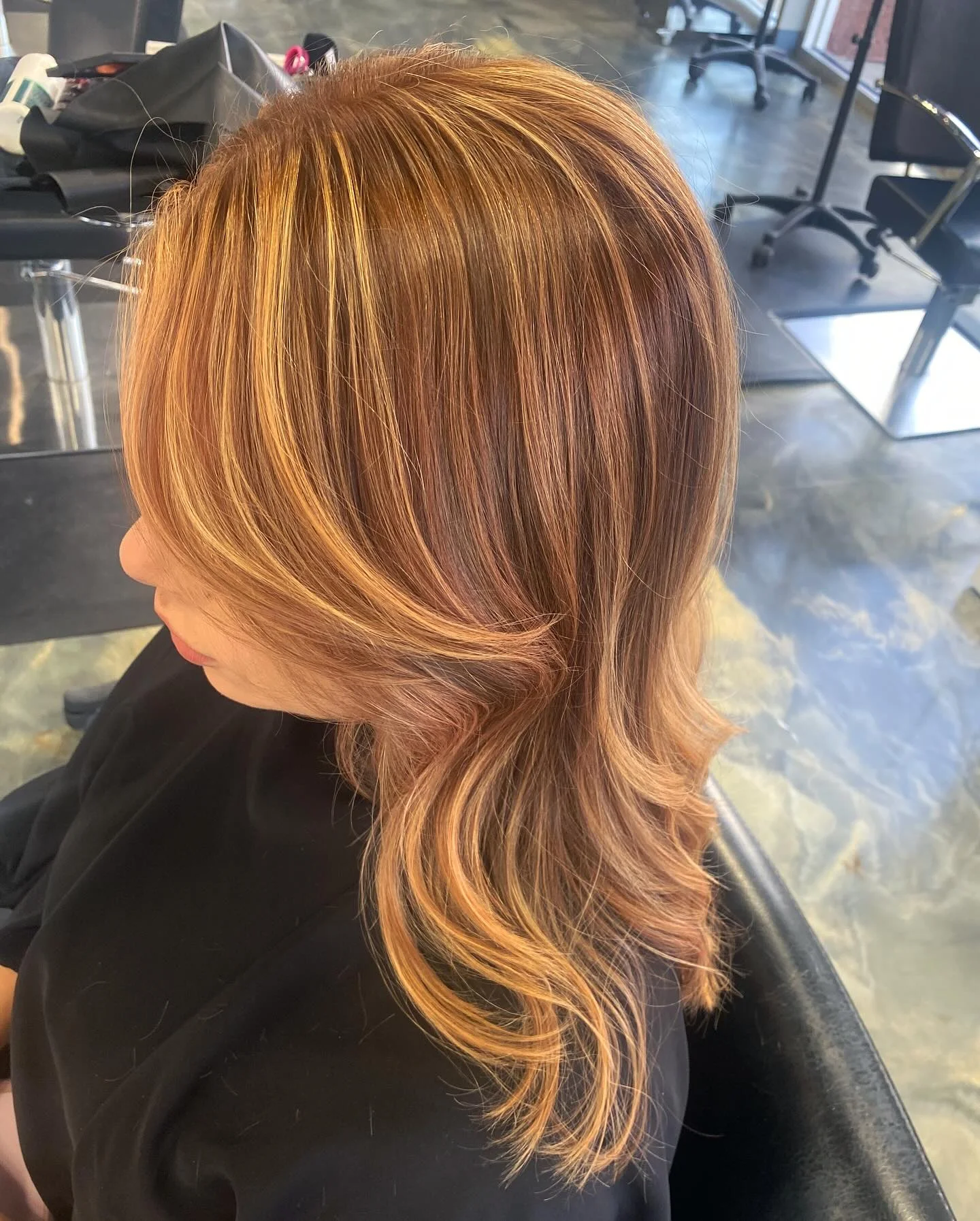 lived-in summer strawberry blonde hair color 2026 Layered Caramel Strawberry Blonde With Soft Curtain Flow