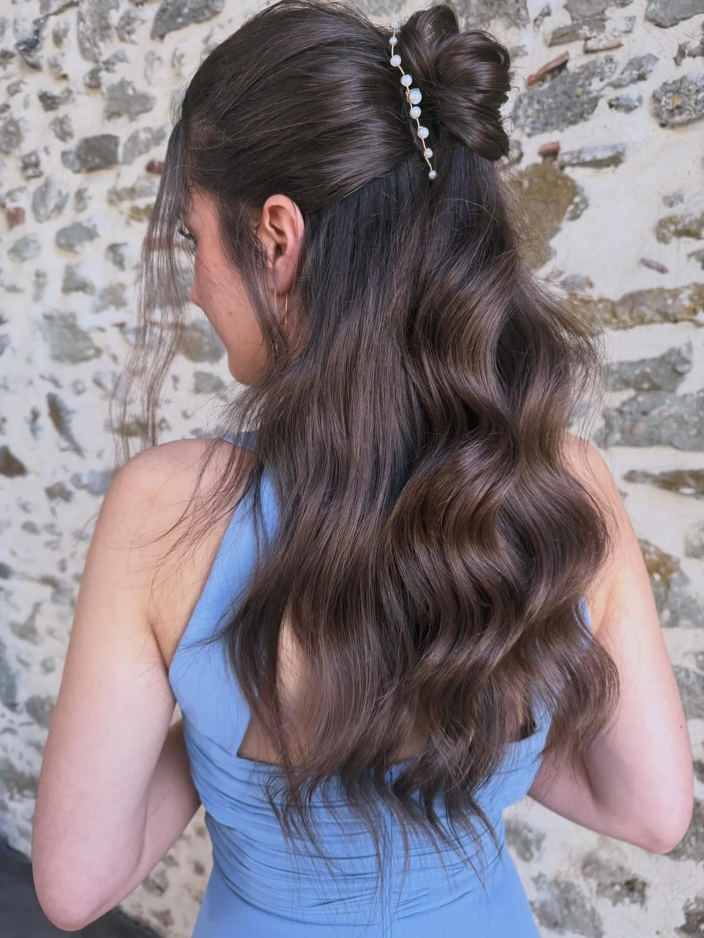 messy summer wavy hairstyle 2026 Soft Pearl Half-Up Waves With Romantic Texture