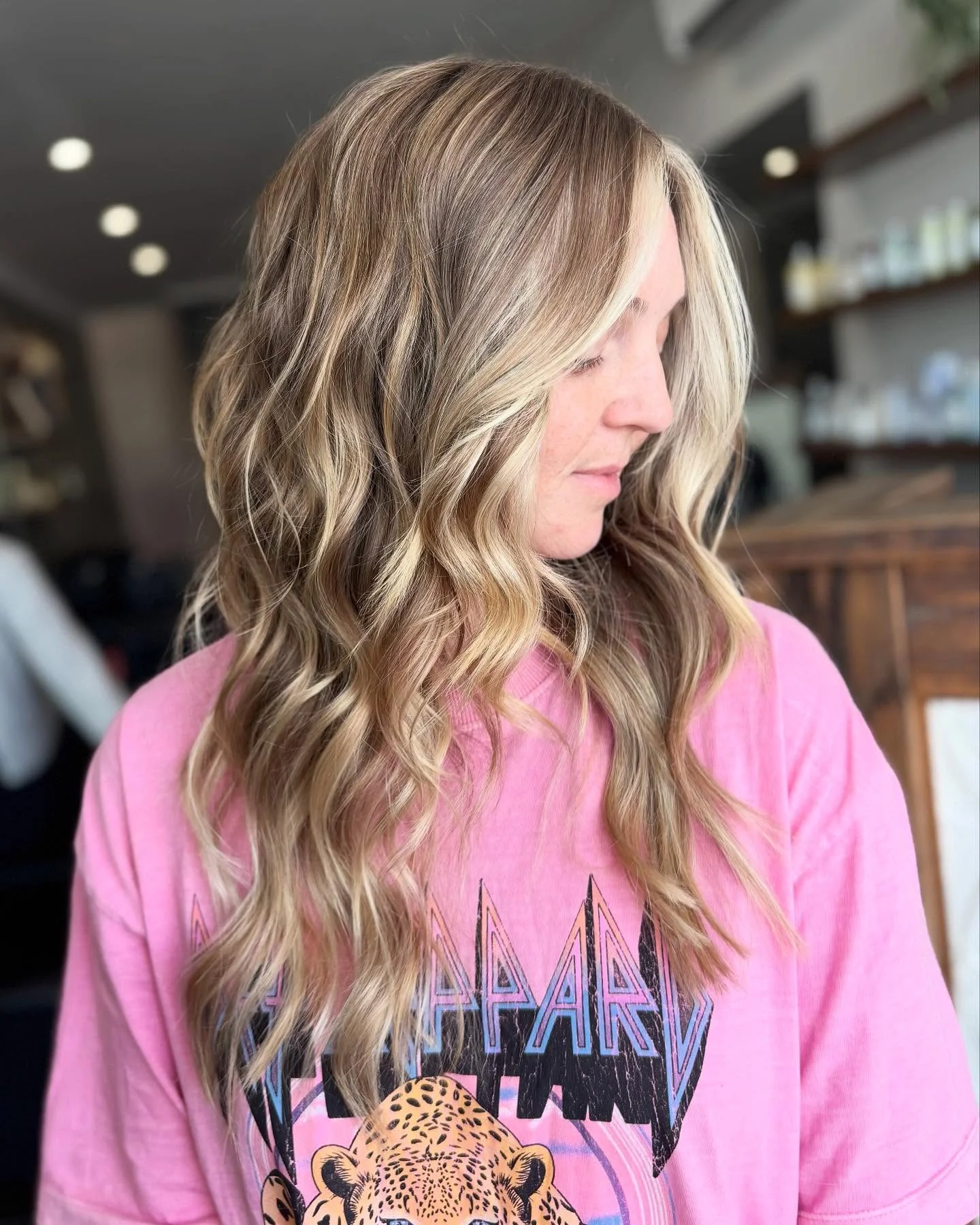 platinum summer money piece hair color 2026 Soft Beige Waves With Seamless Front Brightness