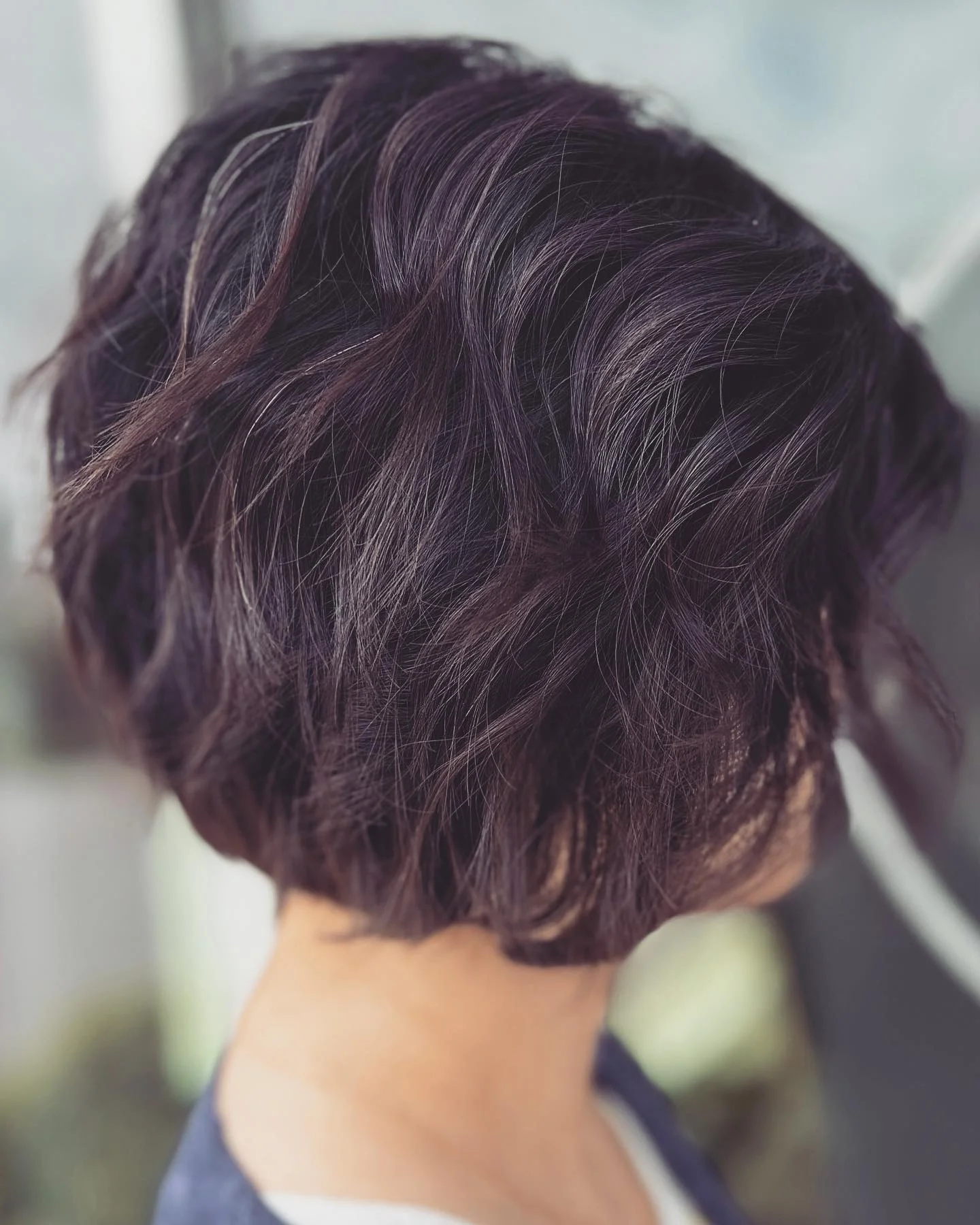 angled summer bob haircut 2026 Textured Short Bob With Effortless Volume