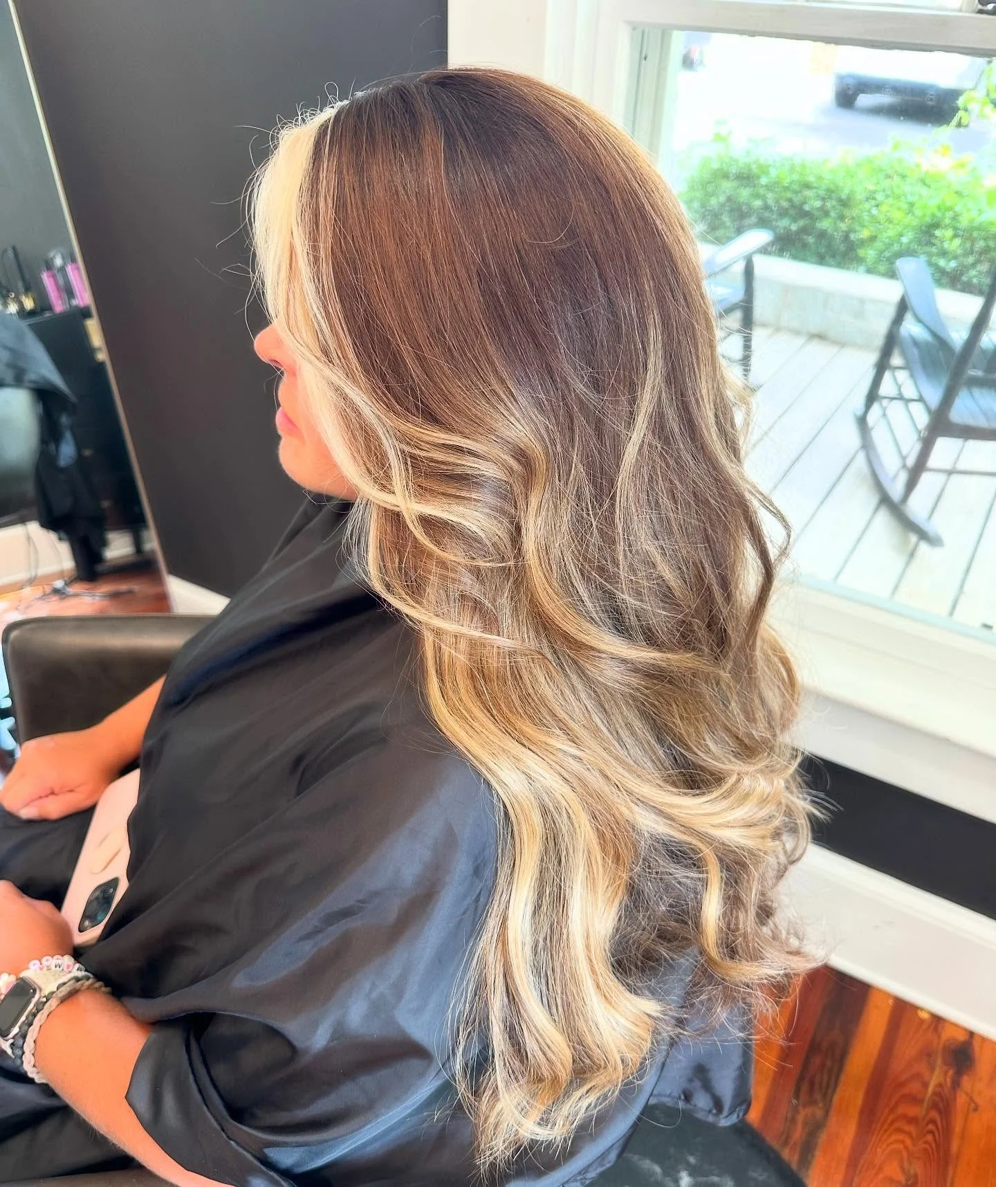 platinum summer money piece hair color 2026 Long Smoky Brunette Layers With Platinum Face Frame