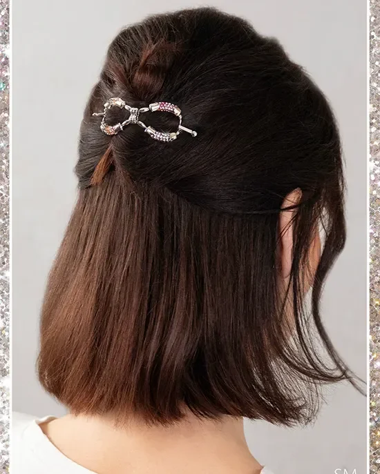 best summer short hairstyles 2026 Minimalist Shoulder-Length Bob With Delicate Clip Detail