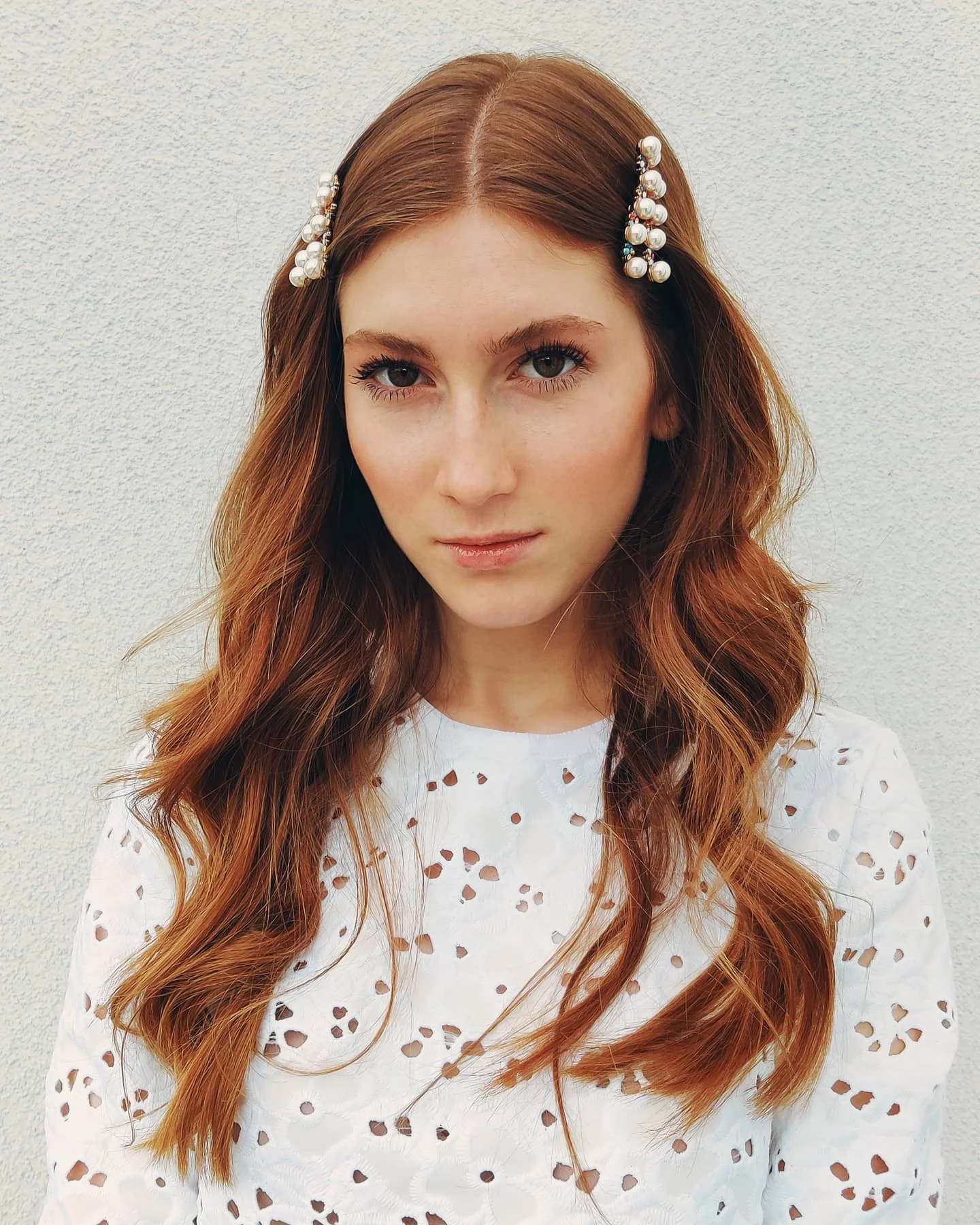 flattering summer quick hairstyles 2026 Pearl Hair Clips Are Quietly Replacing Loud Accessories This Summer