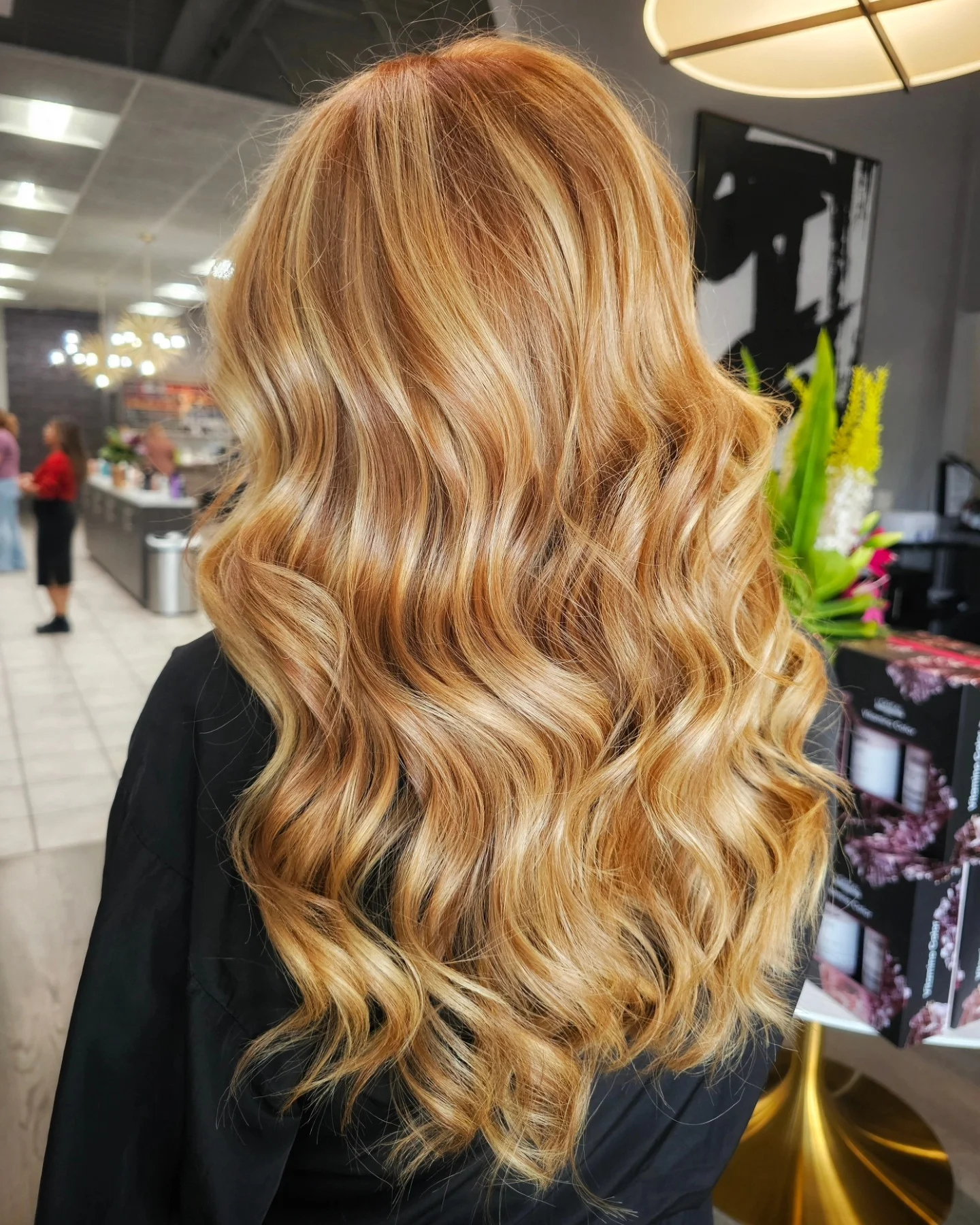 lived-in summer strawberry blonde hair color 2026 Golden Apricot Strawberry Blonde With Luxe Summer Waves