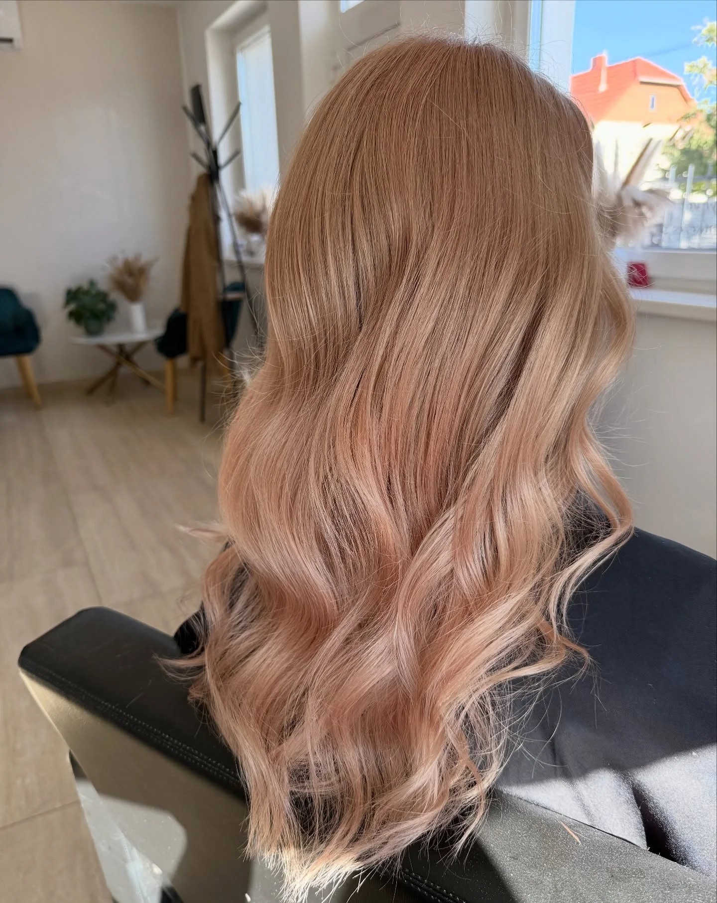 lived-in summer strawberry blonde hair color 2026 Muted Rose Beige Strawberry Blonde Blend