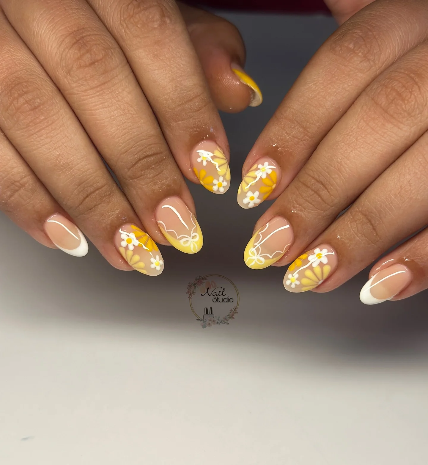 June Nails Ideas 2026 - Summer Trends 2026 Butter Yellow Daisy Nails That Feel Like Sunshine