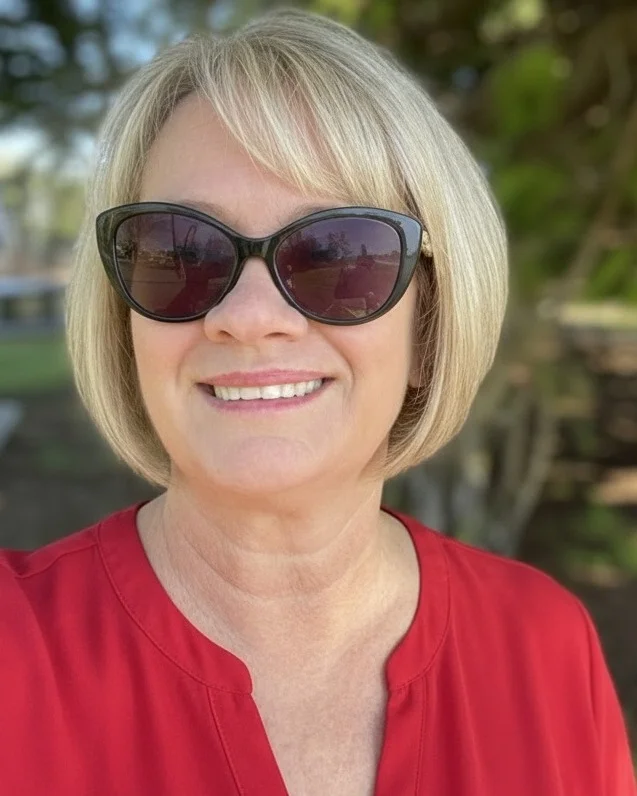 summer-haircuts-women-over-50 Classic Short Bob With Soft Curve