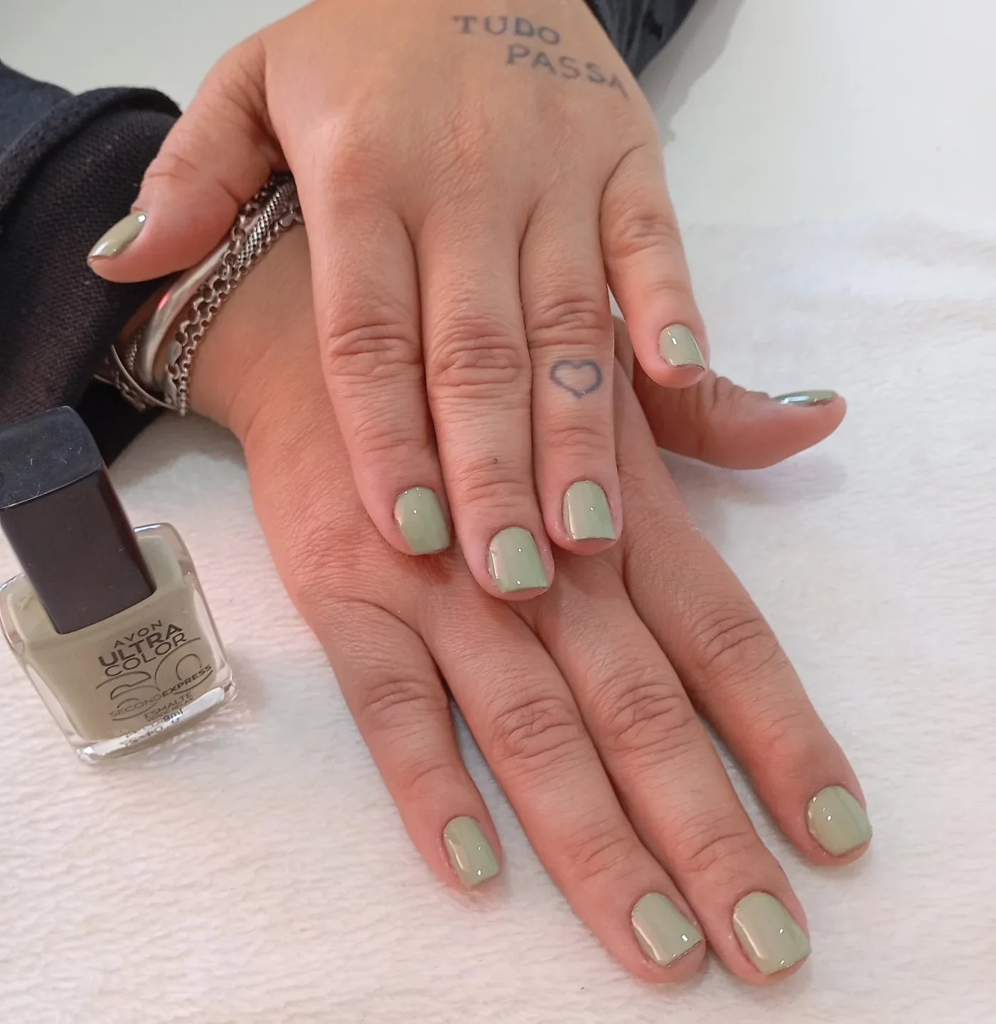 summer manicure color ideas 2026 Sage Green Minimal Nails For Quiet Luxury Summer Style