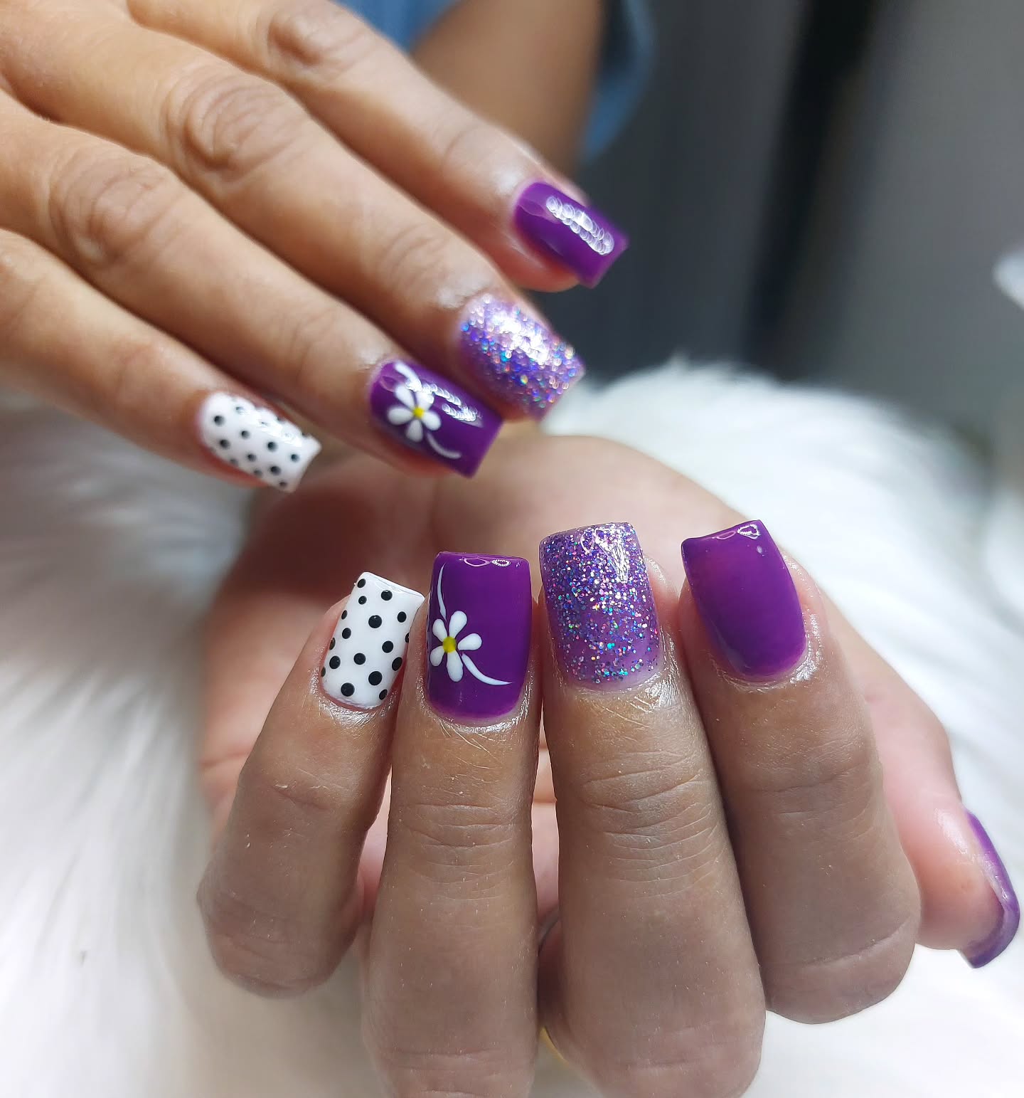 summer acrylic nails 2026 Bright Purple Daisy Nails That Feel Playful And Nostalgic
