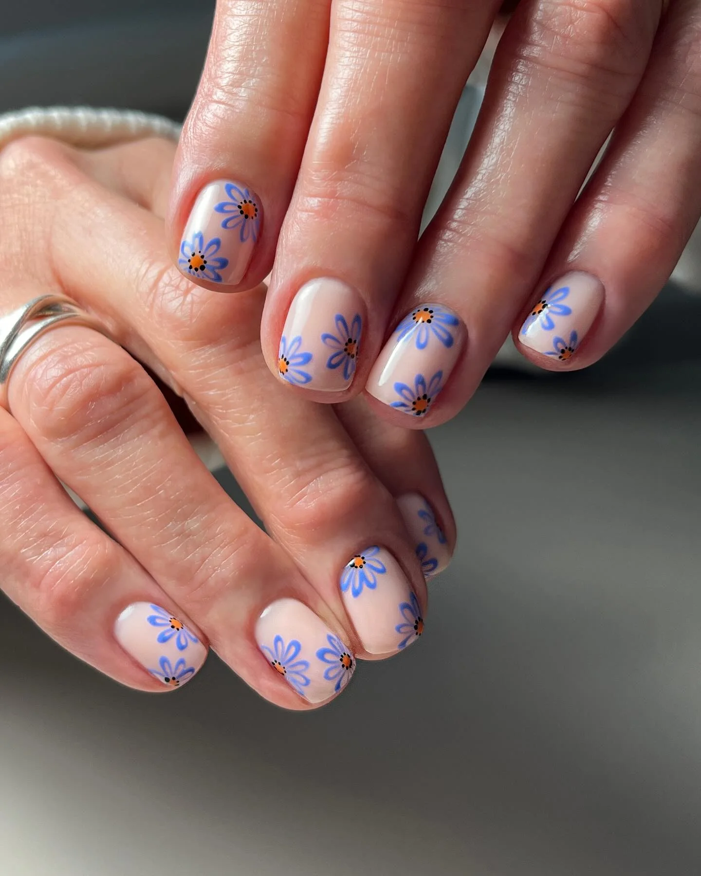 trendy summer nails 2026 Blue Daisy Minimal Nails For Soft Girl Summer