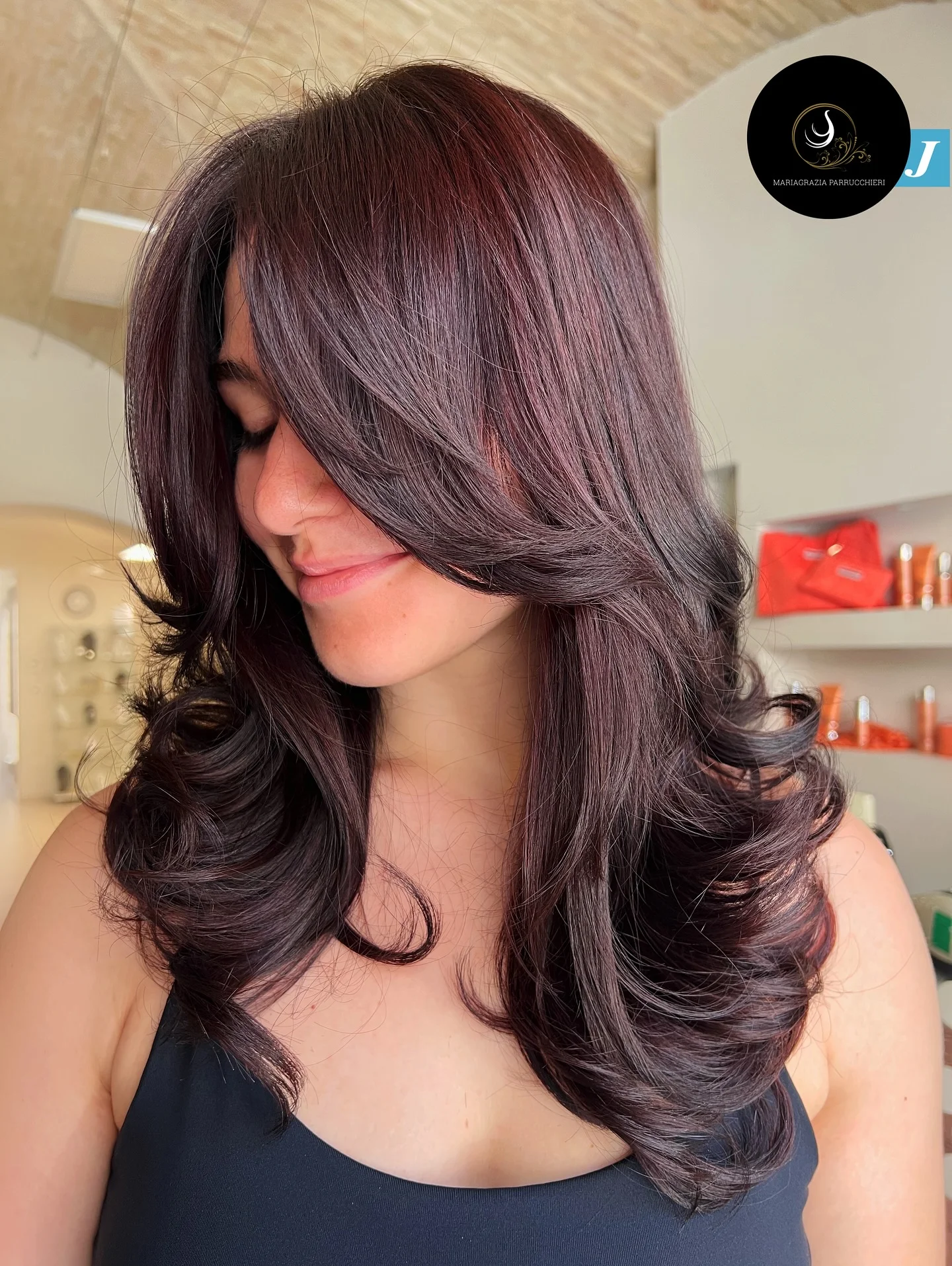 salon summer haircuts for plus size women 2026 Glossy Voluminous Layers With Face Framing Flow