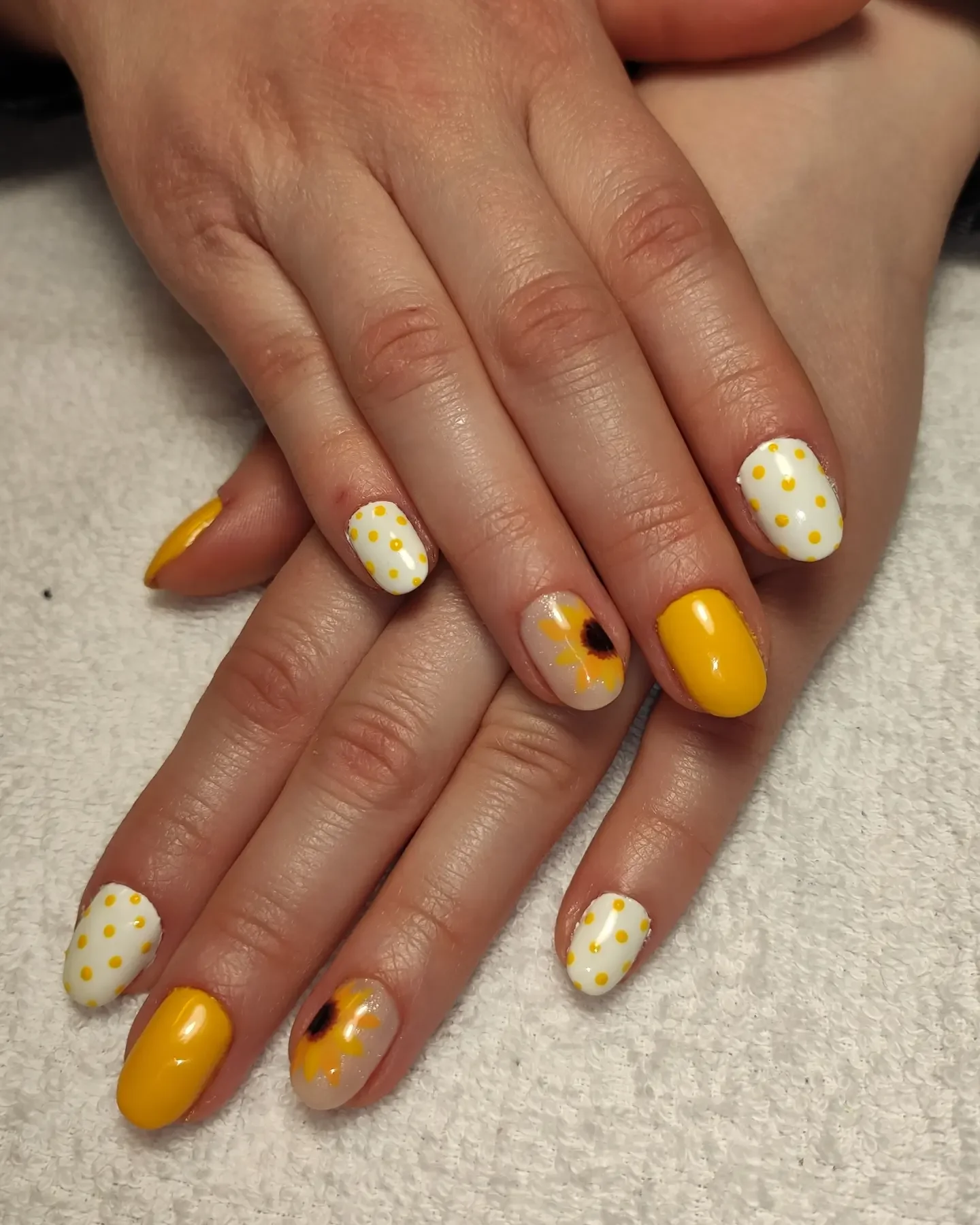 short gel nails summer 2026 Sunny Daisy Polka Dot Mix