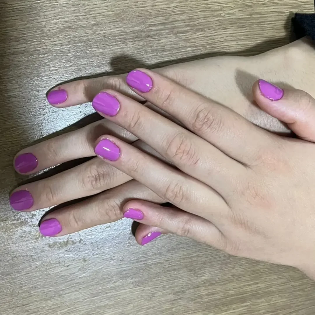 summer manicure color ideas 2026 Electric Orchid Nails That Make Minimal Outfits Pop