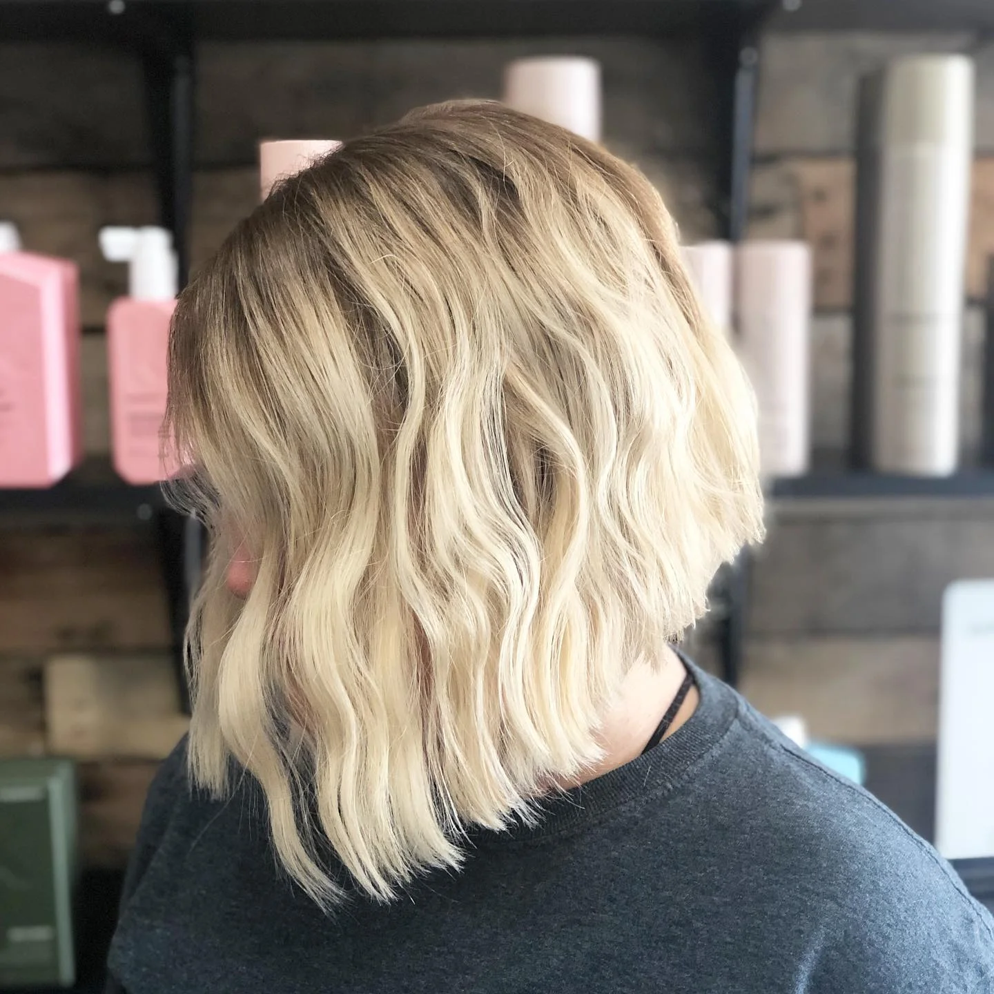 angled summer bob haircut 2026 Effortless Wavy Texture With A Summer Finish