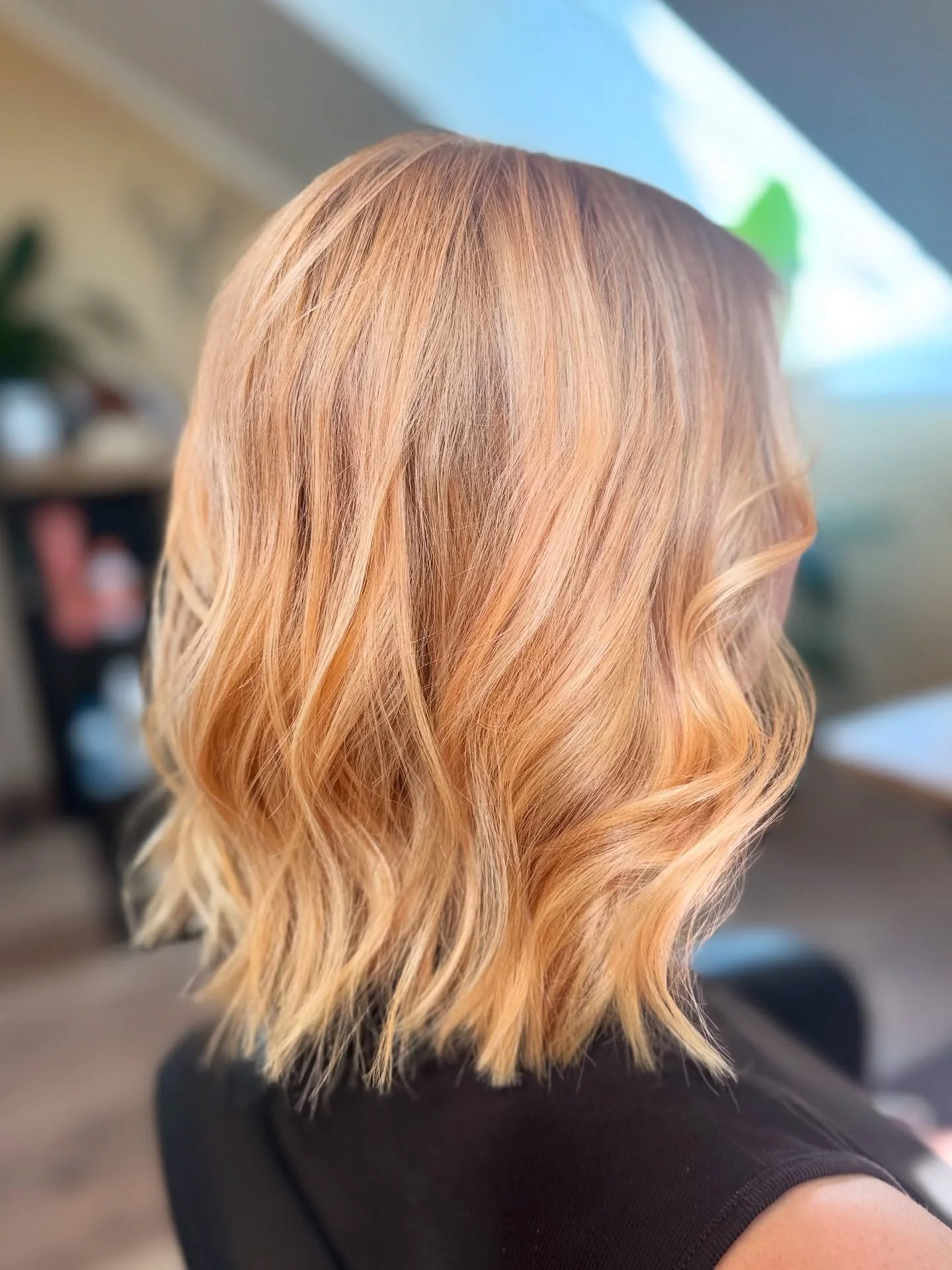 lived-in summer strawberry blonde hair color 2026 Short Lived-In Strawberry Blonde Bob