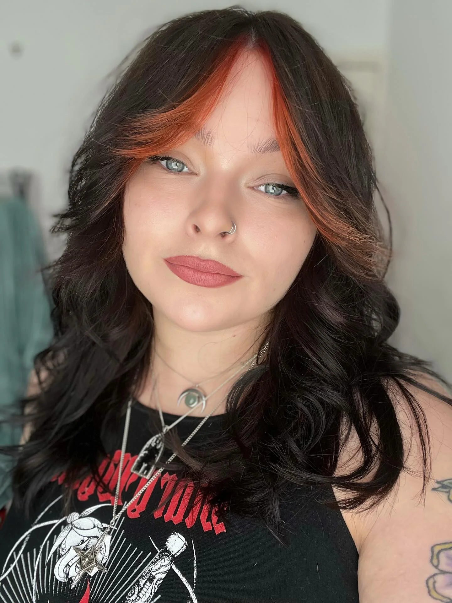 salon summer haircuts for plus size women 2026 Dark Waves With Bold Copper Money Piece