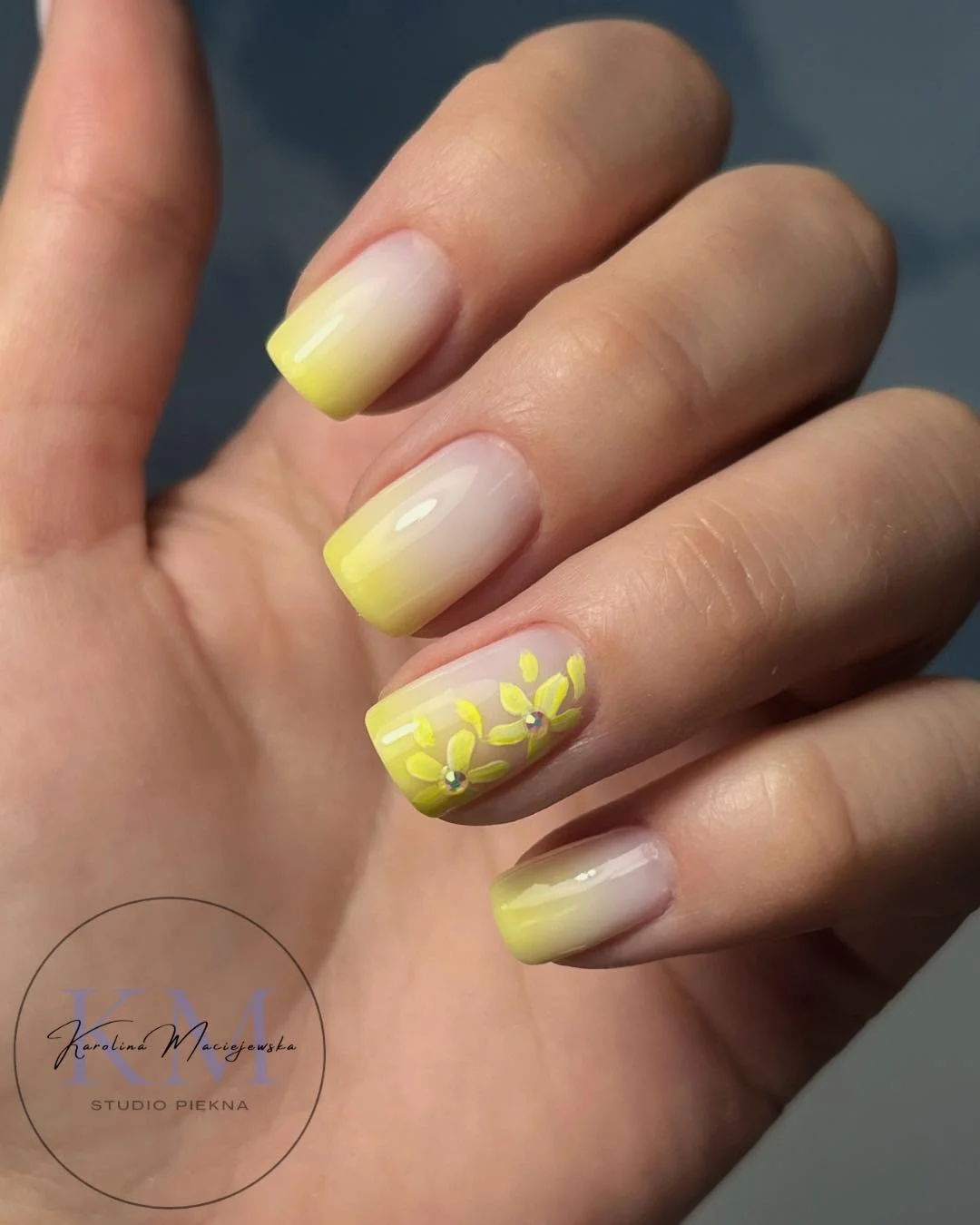 summer yellow nails 2026 Soft Lemon Ombre Nails With Delicate Yellow Flowers