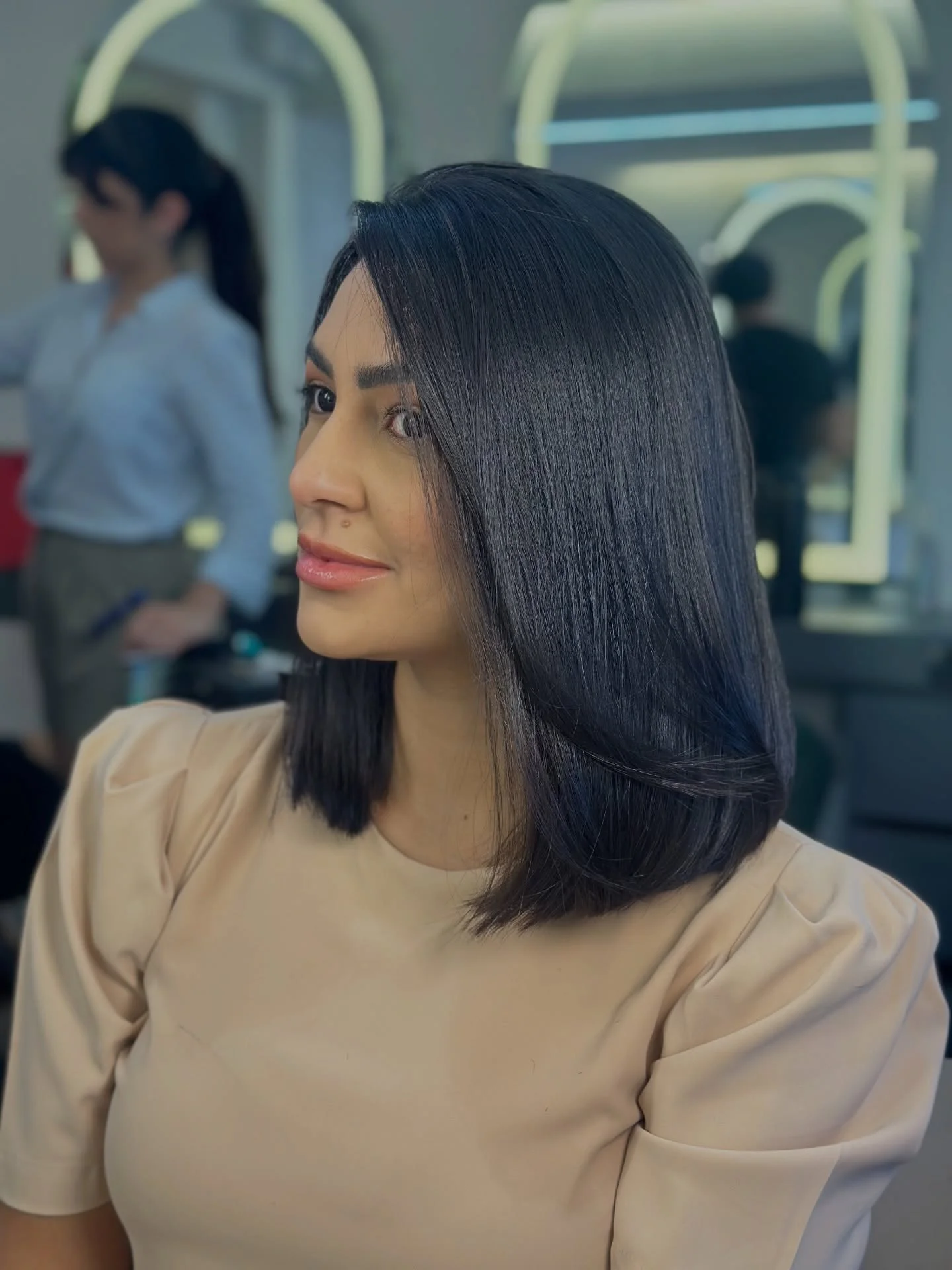 perfect summer haircut 2026 Sleek Precision Lob With Soft Side Movement