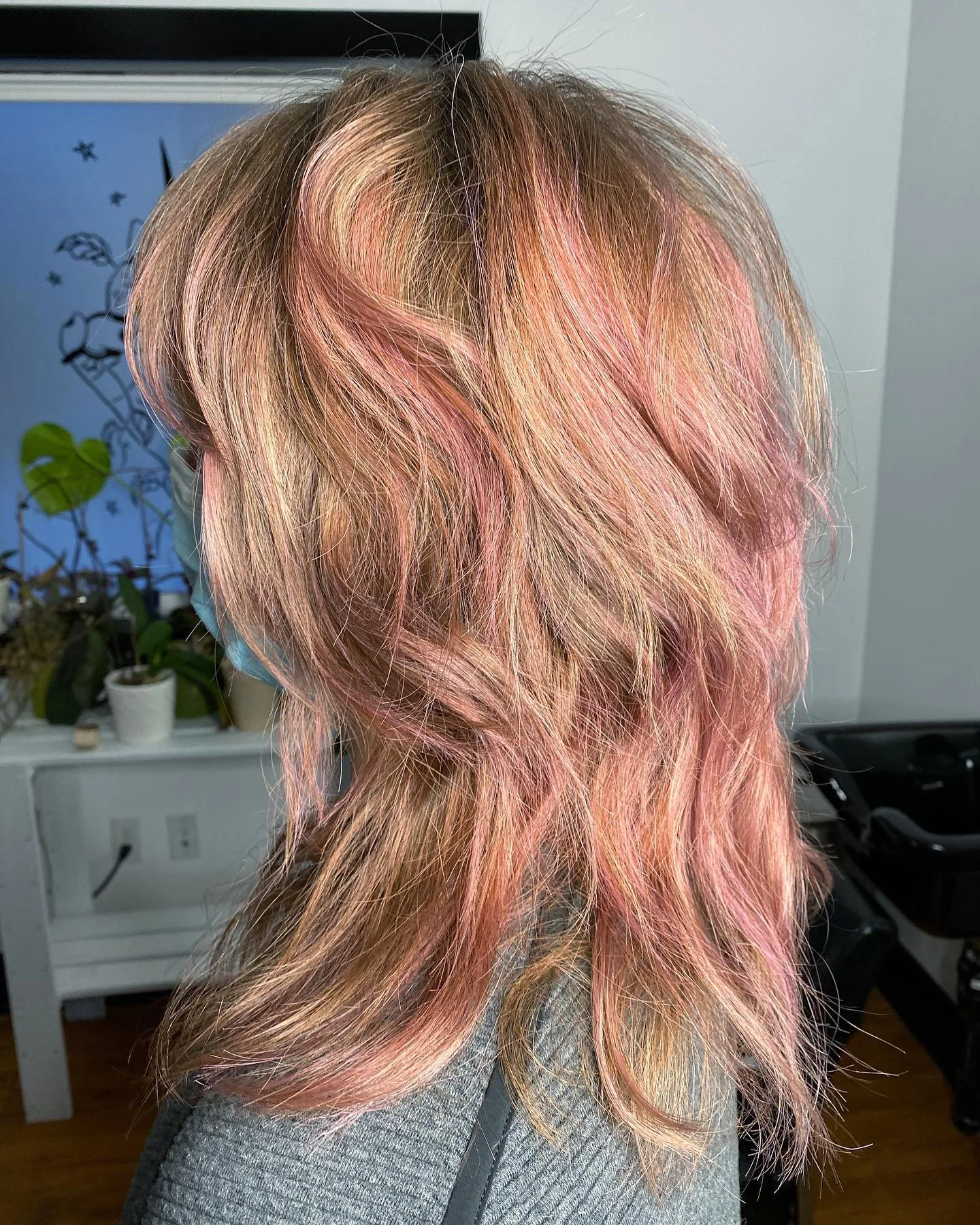 cool summer shag haircut 2026 Peachy Layered Shag With Playful Color Melt