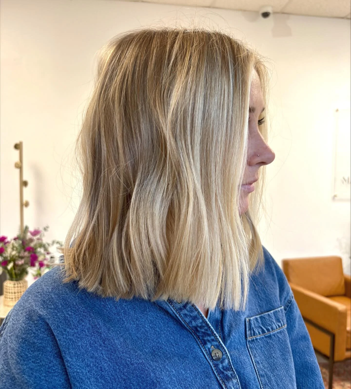 perfect summer haircut 2026 Soft Blunt Blonde Bob With Natural Texture