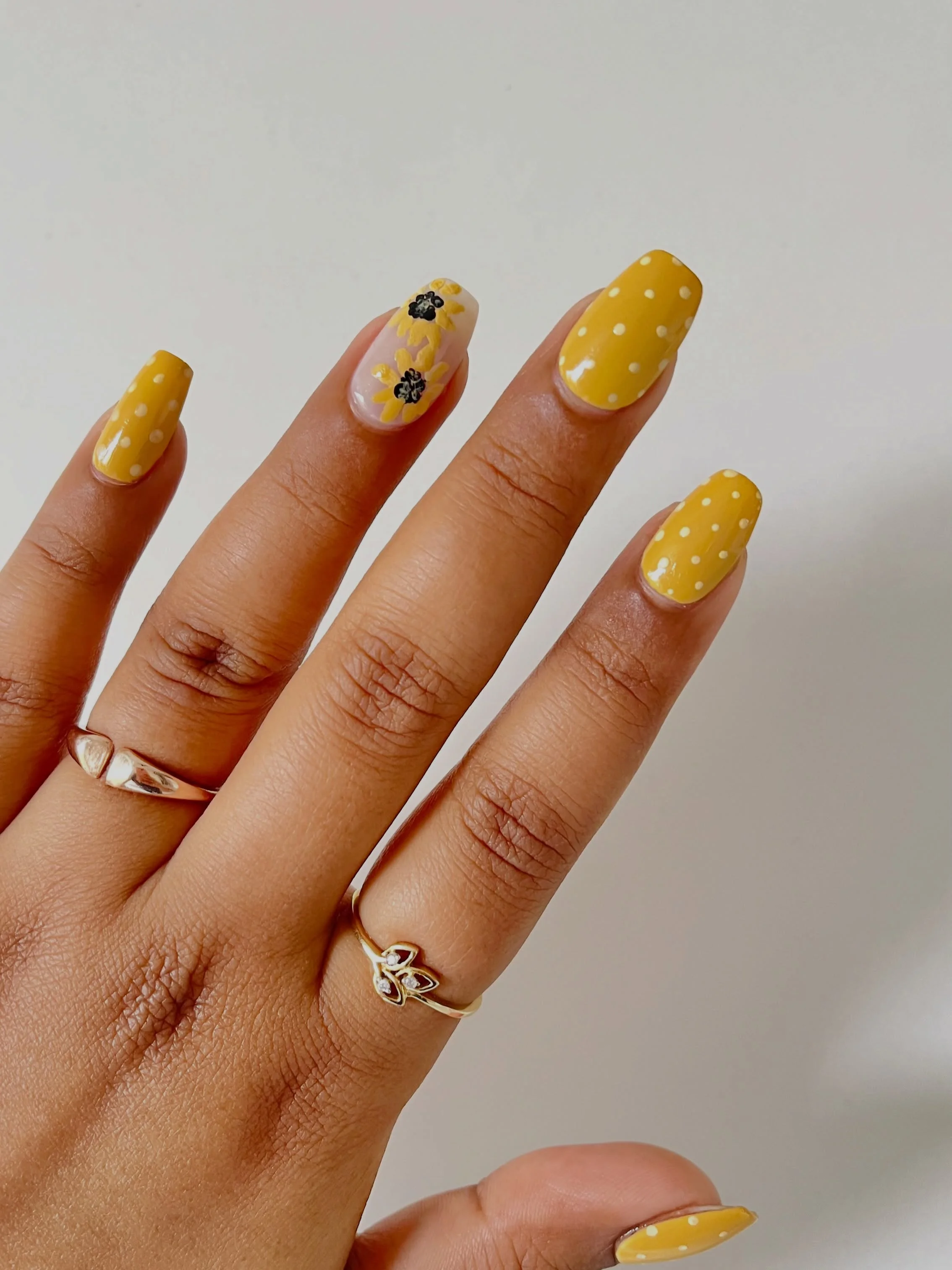 polka dot summer nails 2026 Butter Yellow Daisies And Playful Dot Accents