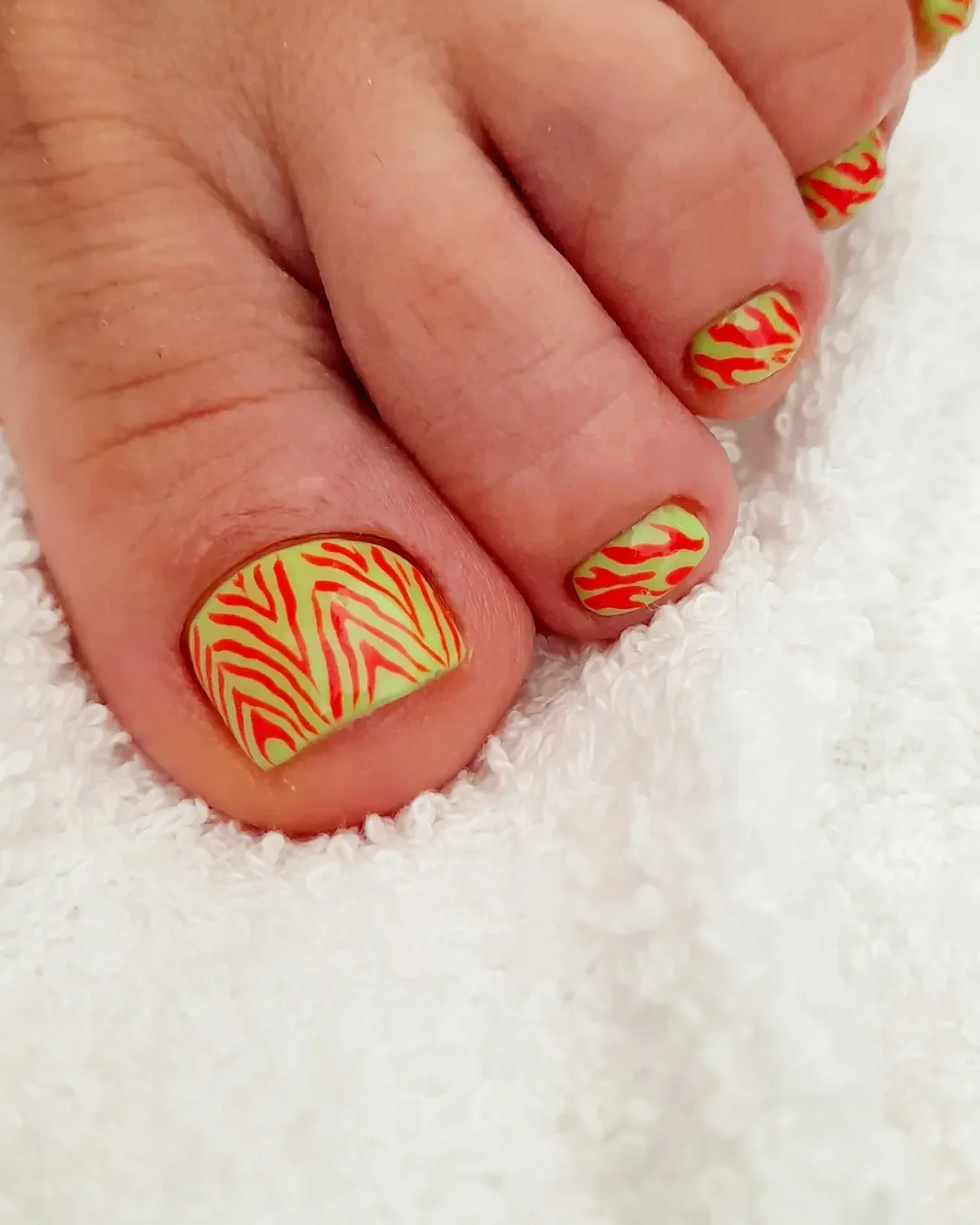 june pedicure ideas 2026 Neon Zebra Waves In Citrus Summer Shades