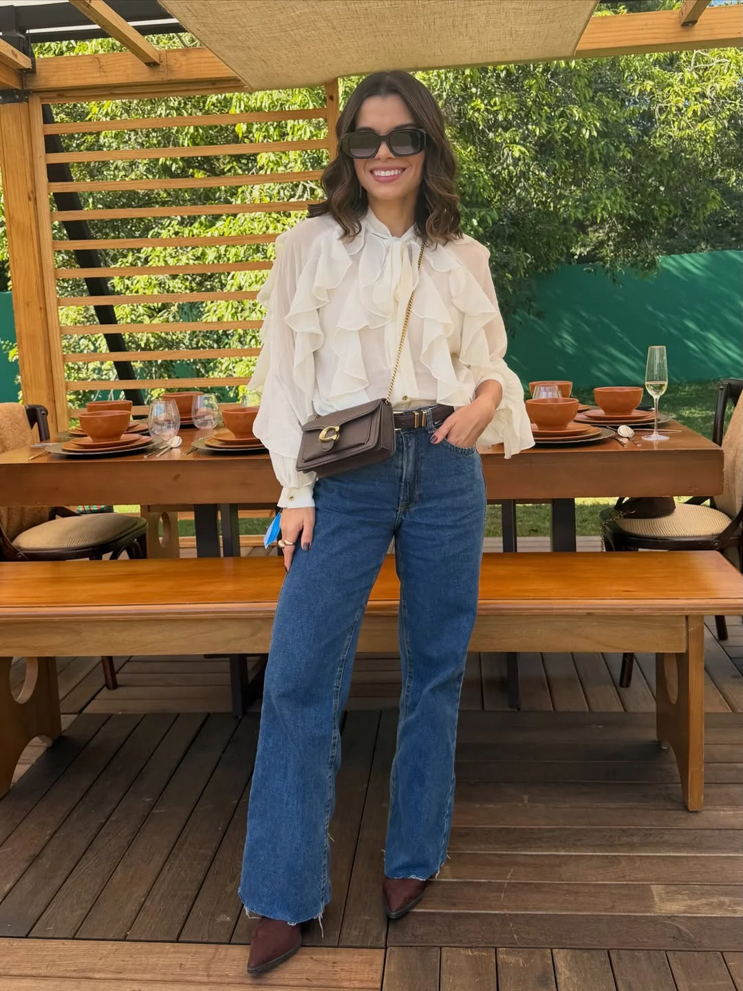 early fall outfits ideas 2026 Romantic Blouse And Denim For A Chic Dinner Look