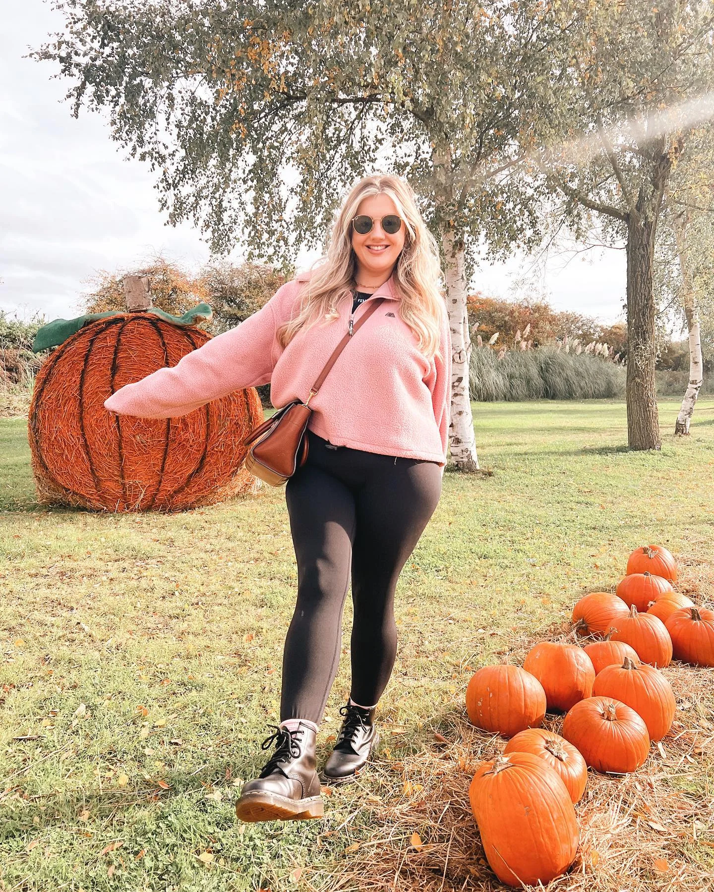 fall outfits for big busted women 2026 Cozy Pink Fleece And Leggings For Pumpkin Patch Weekends