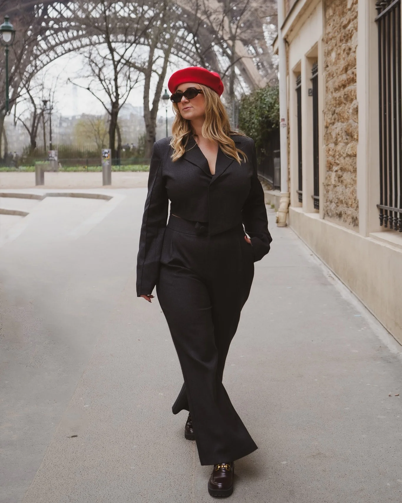 fall outfits for big busted women 2026 Parisian Inspired Black Tailoring With A Statement Beret