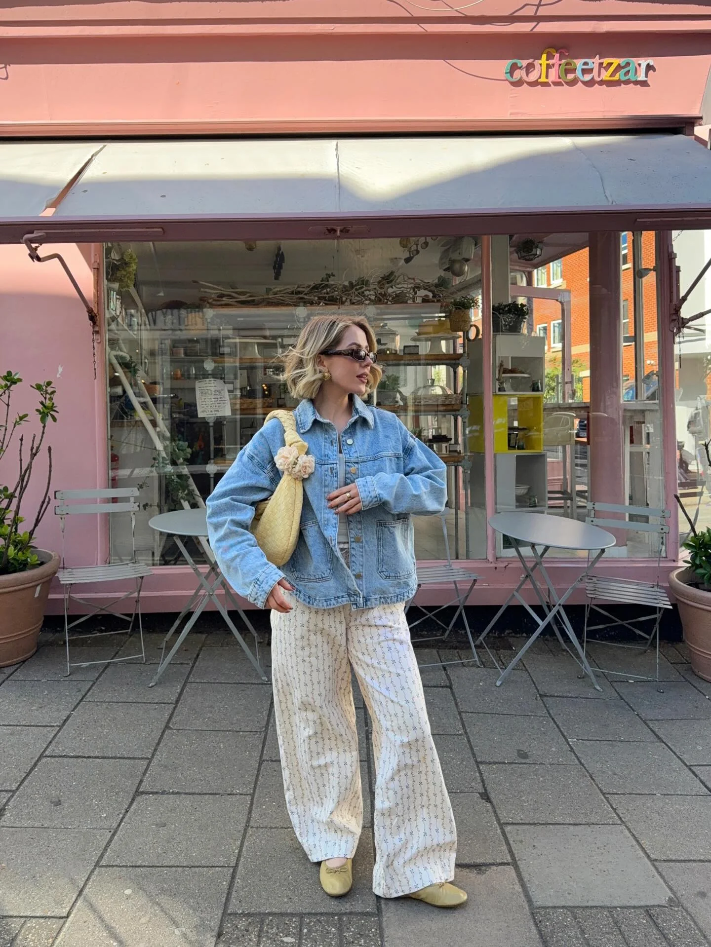 fall outfits with jeans jacket 2026 Light Wash Denim And Cream Tones For Early Fall Days